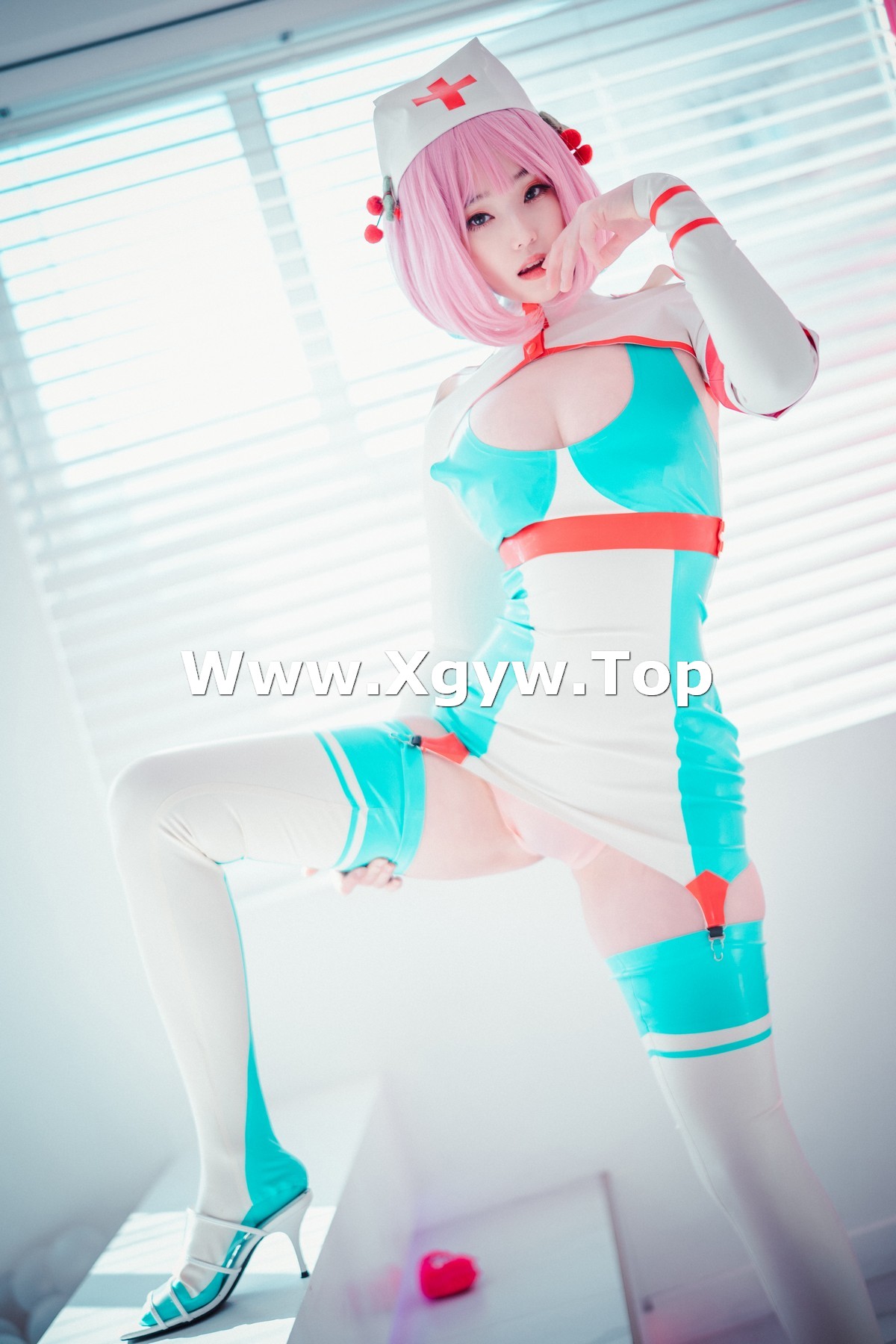xgyw.top_[DJAWA]No.073_模特BamBi_Cling To Latex主题私房性感护士装露完美身材诱惑写真46P