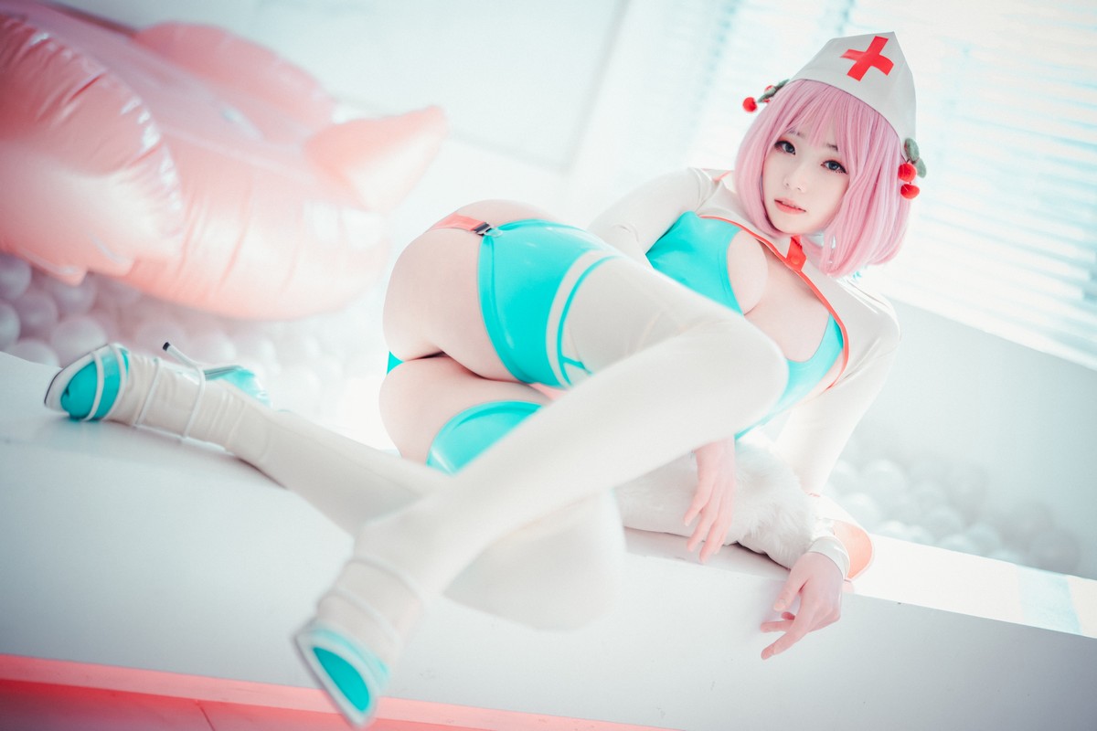 xgyw.top_[DJAWA]No.073_模特BamBi_Cling To Latex主题私房性感护士装露完美身材诱惑写真46P
