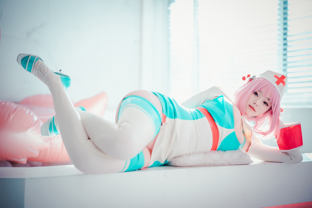 xgyw.top_[DJAWA]No.073_模特BamBi_Cling To Latex主题私房性感护士装露完美身材诱惑写真46P