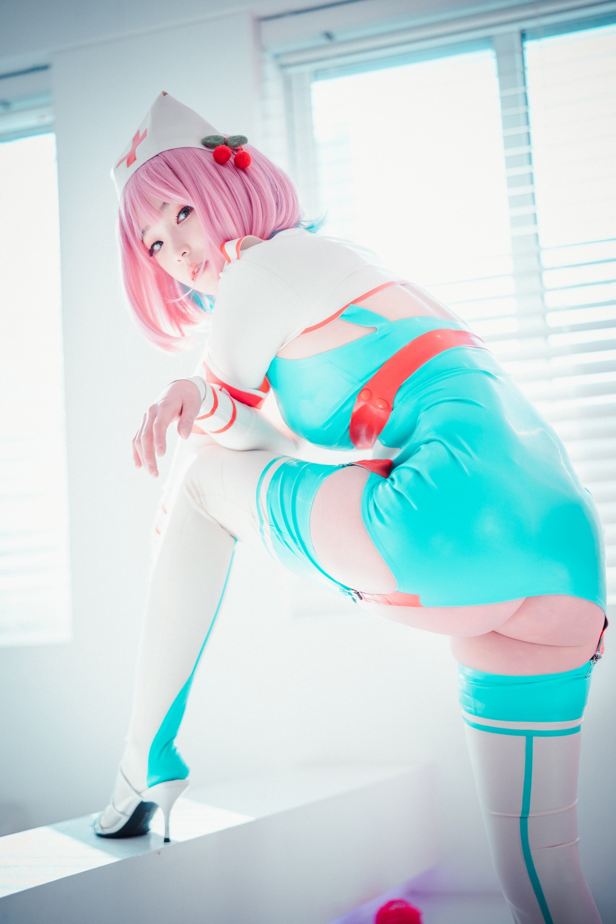 xgyw.top_[DJAWA]No.073_模特BamBi_Cling To Latex主题私房性感护士装露完美身材诱惑写真46P