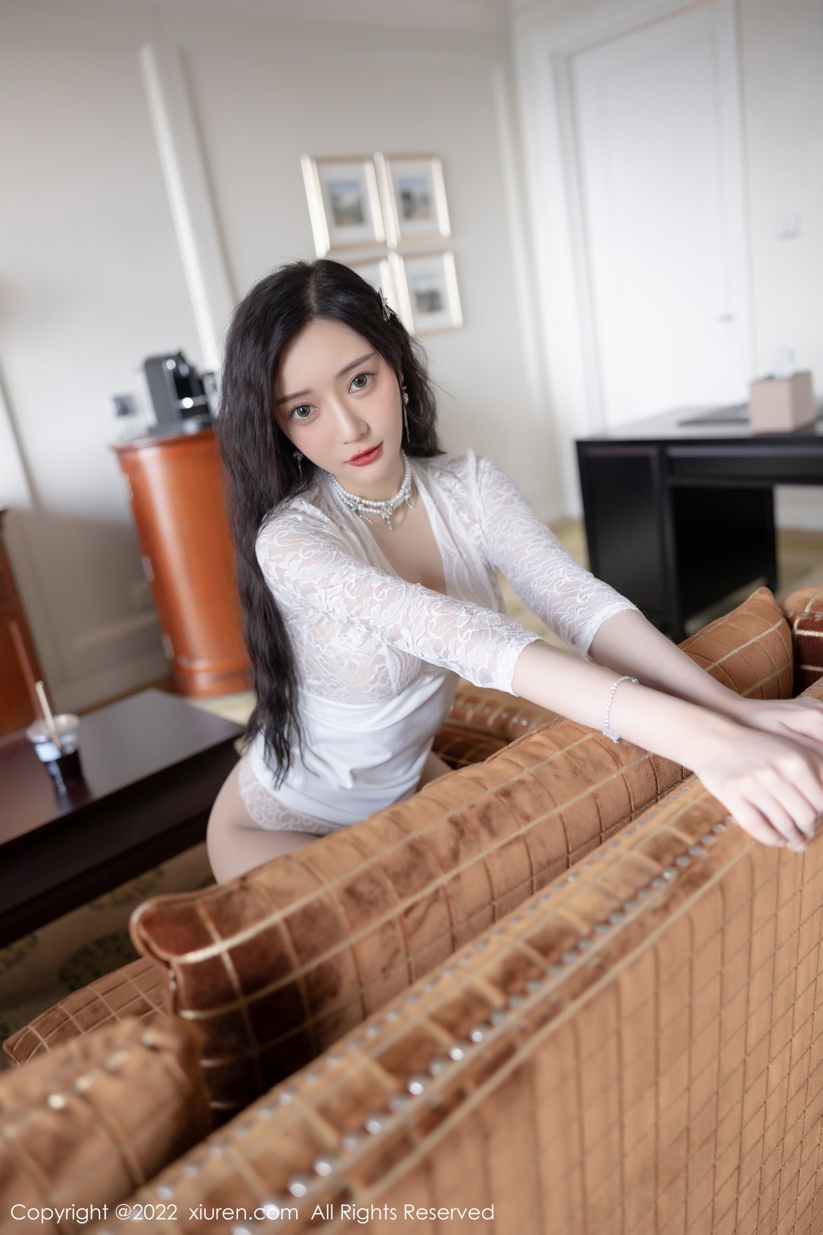 xgyw.top_XiuRen第5106期_女神王馨瑶yanni厦门旅拍酒店场景轻透蕾丝连衣裙撩人诱惑写真101P