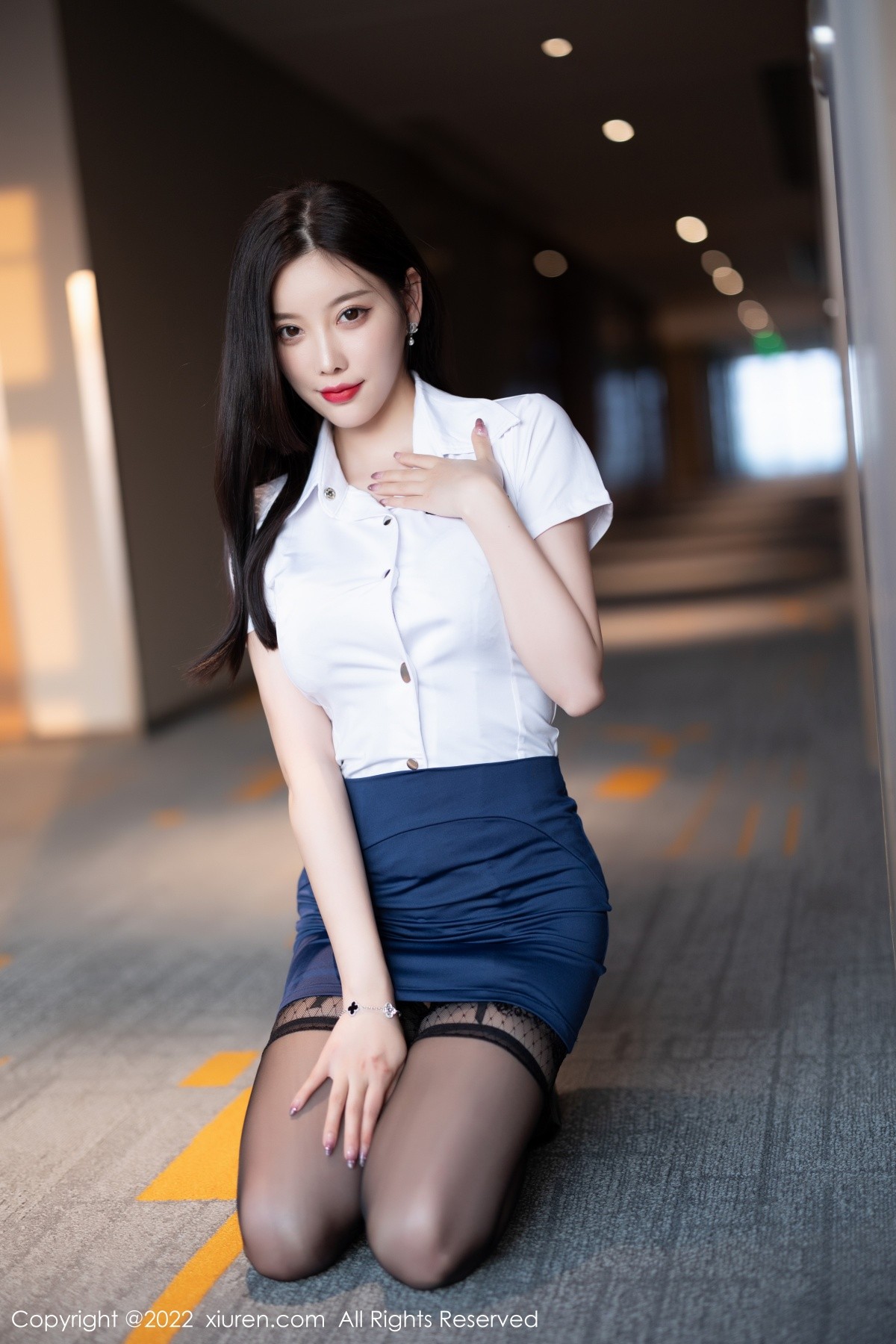 xgyw.top_XiuRen第5114期_女神杨晨晨Yome私房脱性感制服露黑色蕾丝内衣完美诱惑写真71P