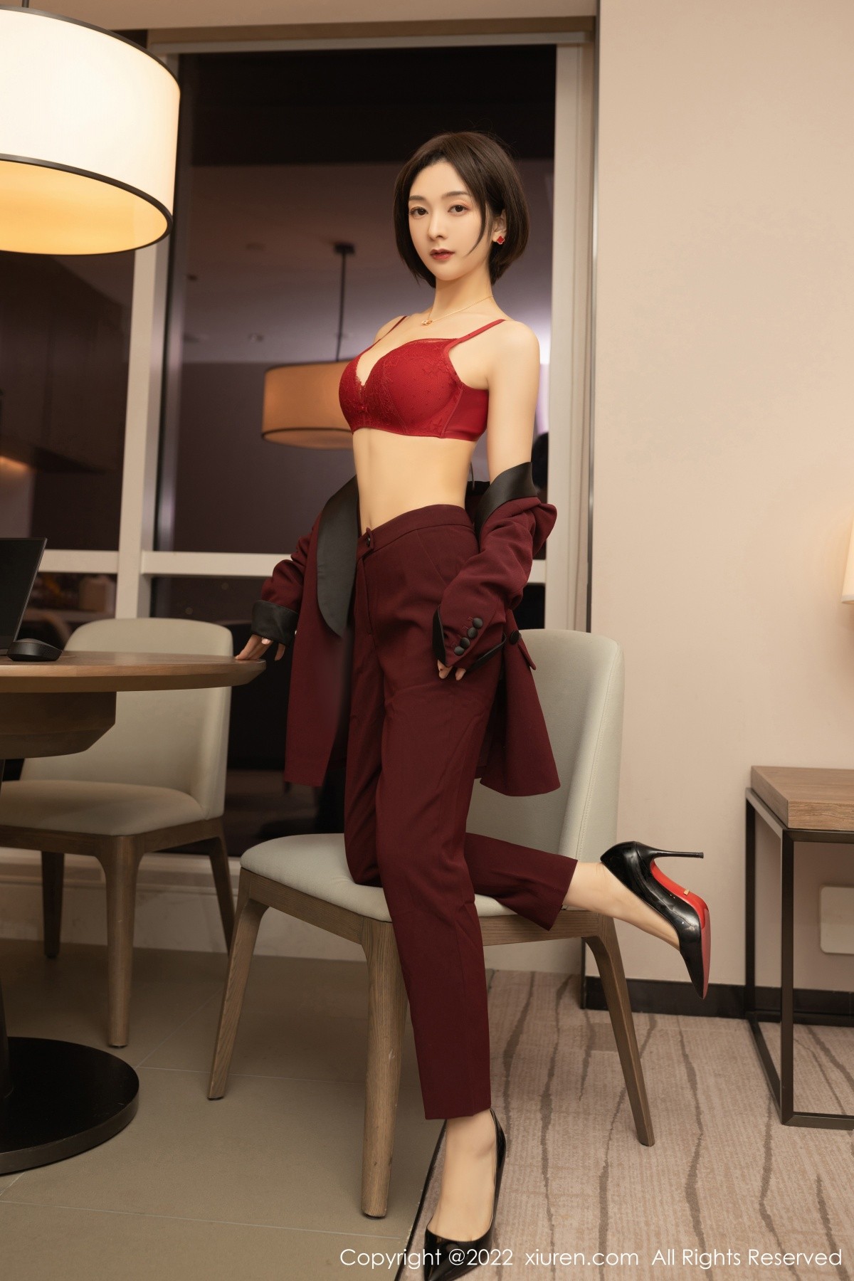 xgyw.top_XiuRen第5111期_女神Angela小热巴女老板角色扮演半脱露红色蕾丝内衣诱惑写真72P
