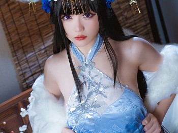 Coser大姐姐星之迟迟冬雪沁春主题私人性感蓝色薄纱服饰配蓝丝袜迷人骚扰写真32P