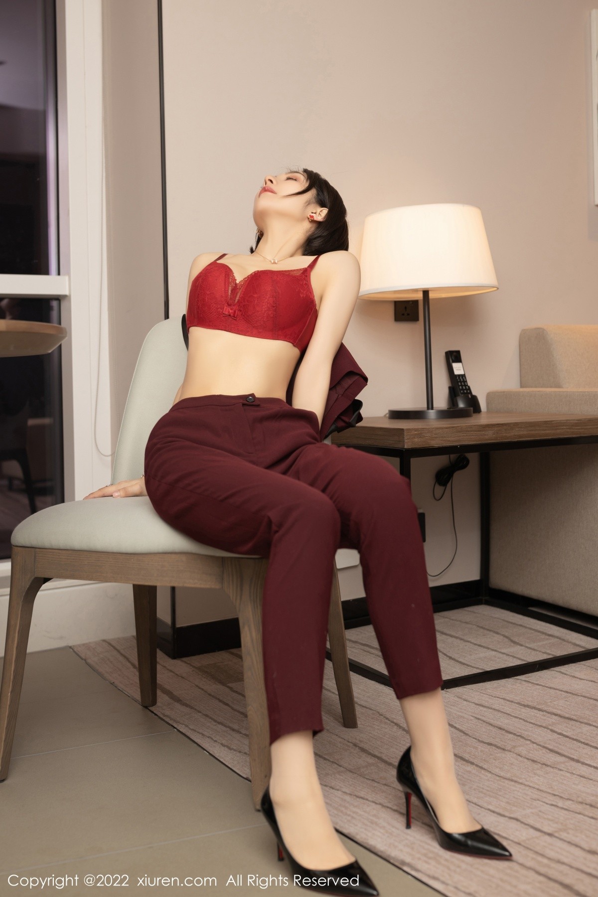 xgyw.top_XiuRen第5111期_女神Angela小热巴女老板角色扮演半脱露红色蕾丝内衣诱惑写真72P