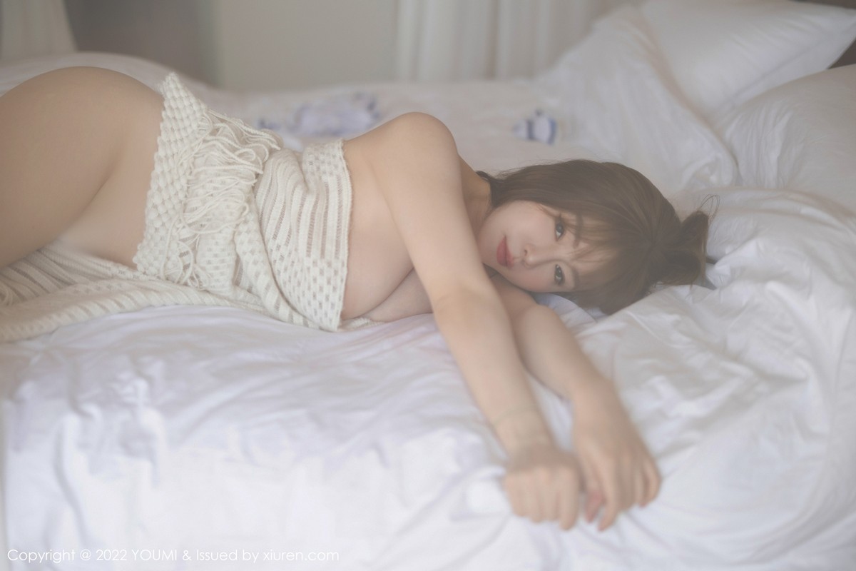 xgyw.top_[YouMi尤蜜荟]Vol.800_女神王雨纯大理旅拍白色轻透泳衣配白丝袜秀完美身材诱惑写真71P