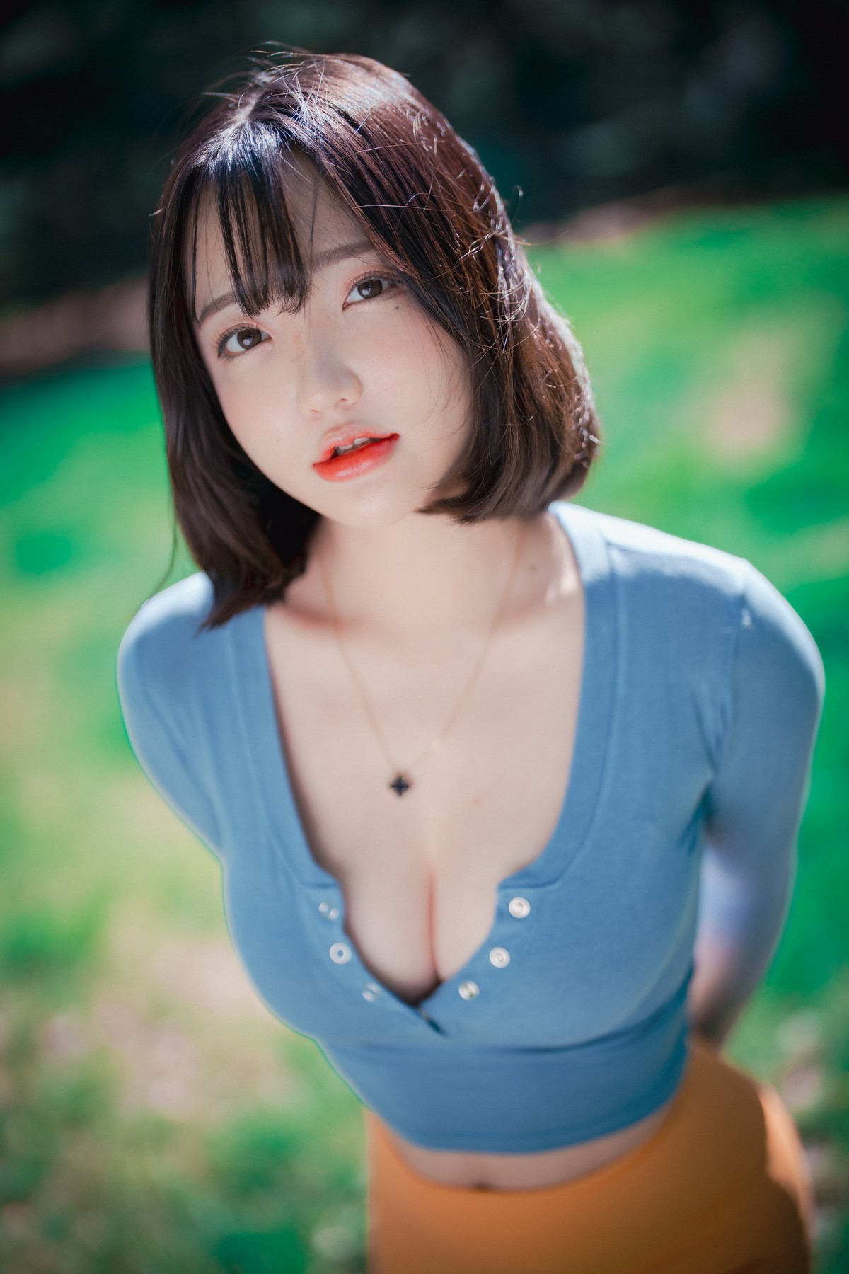 xgyw.top_[DJAWA]No.085_模特Yeeun_Naughty Trekking主题户外多套服饰半脱秀豪乳翘臀诱惑写真287P