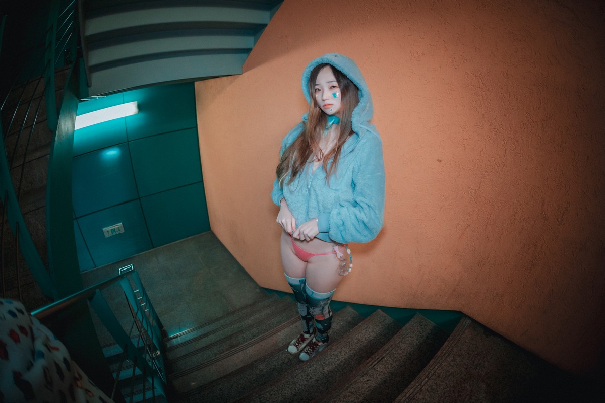 xgyw.top_[DJAWA]No.086_模特BamBi_Nightcrawler主题户外性感服饰配红色内裤撩人诱惑写真101P
