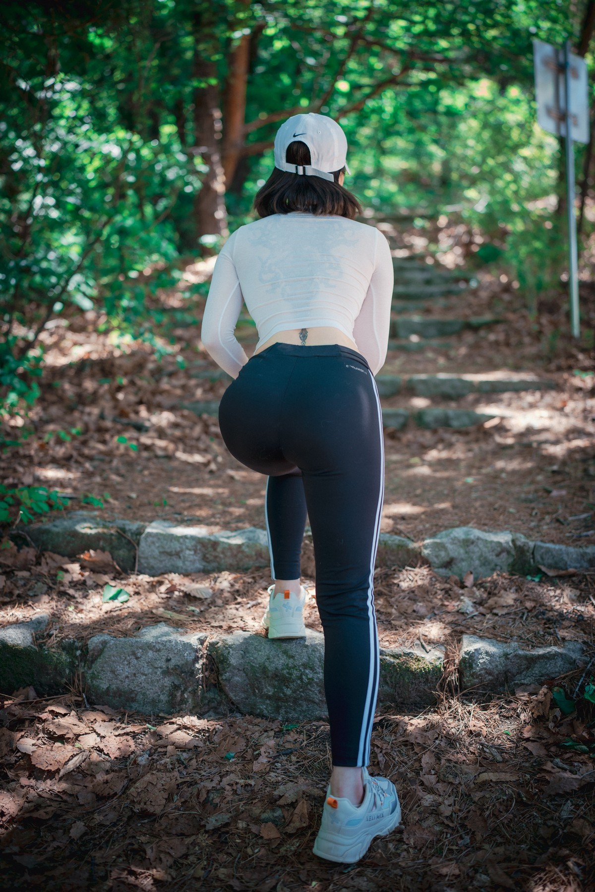xgyw.top_[DJAWA]No.085_模特Yeeun_Naughty Trekking主题户外多套服饰半脱秀豪乳翘臀诱惑写真287P
