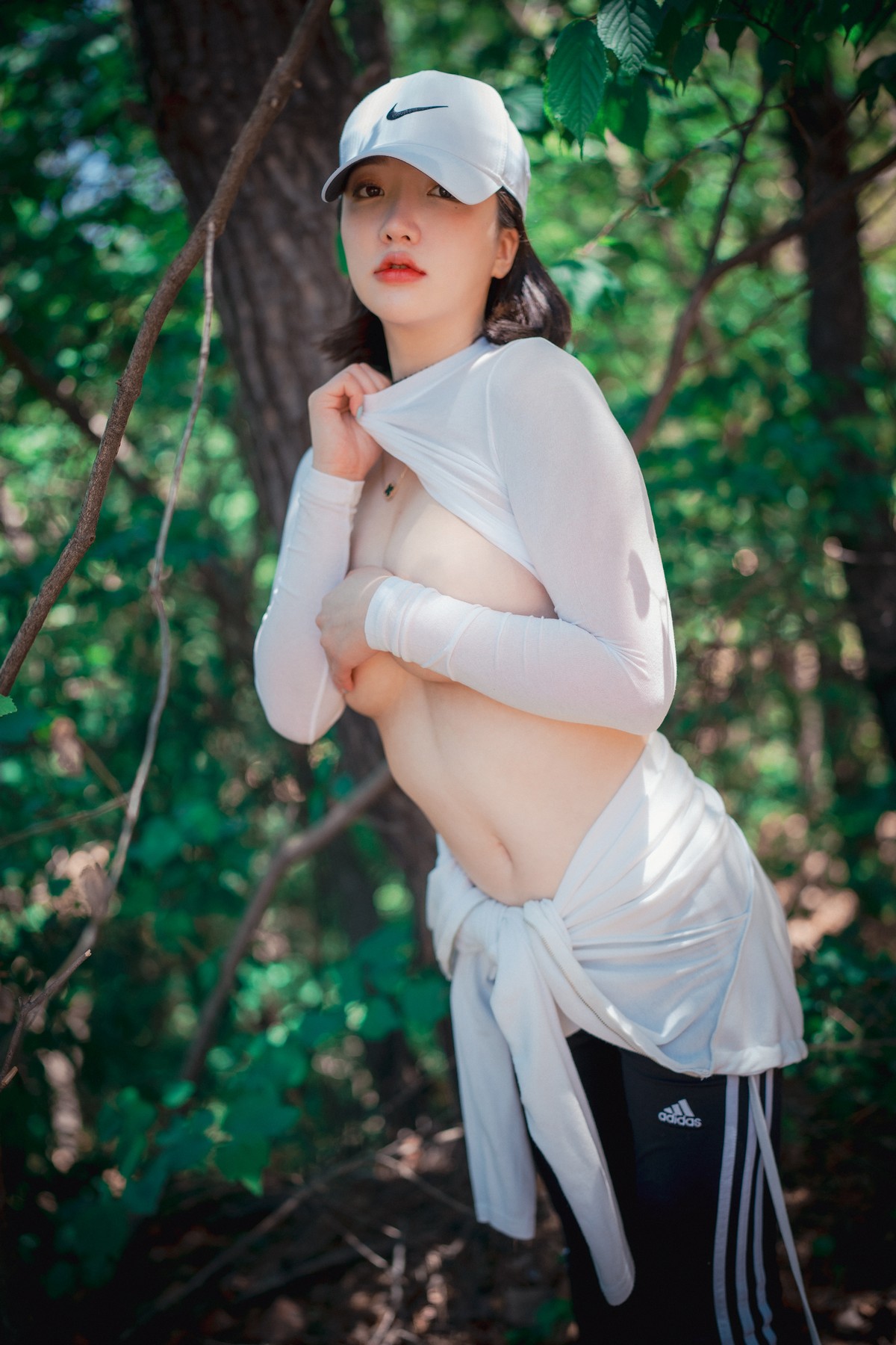 xgyw.top_[DJAWA]No.085_模特Yeeun_Naughty Trekking主题户外多套服饰半脱秀豪乳翘臀诱惑写真287P