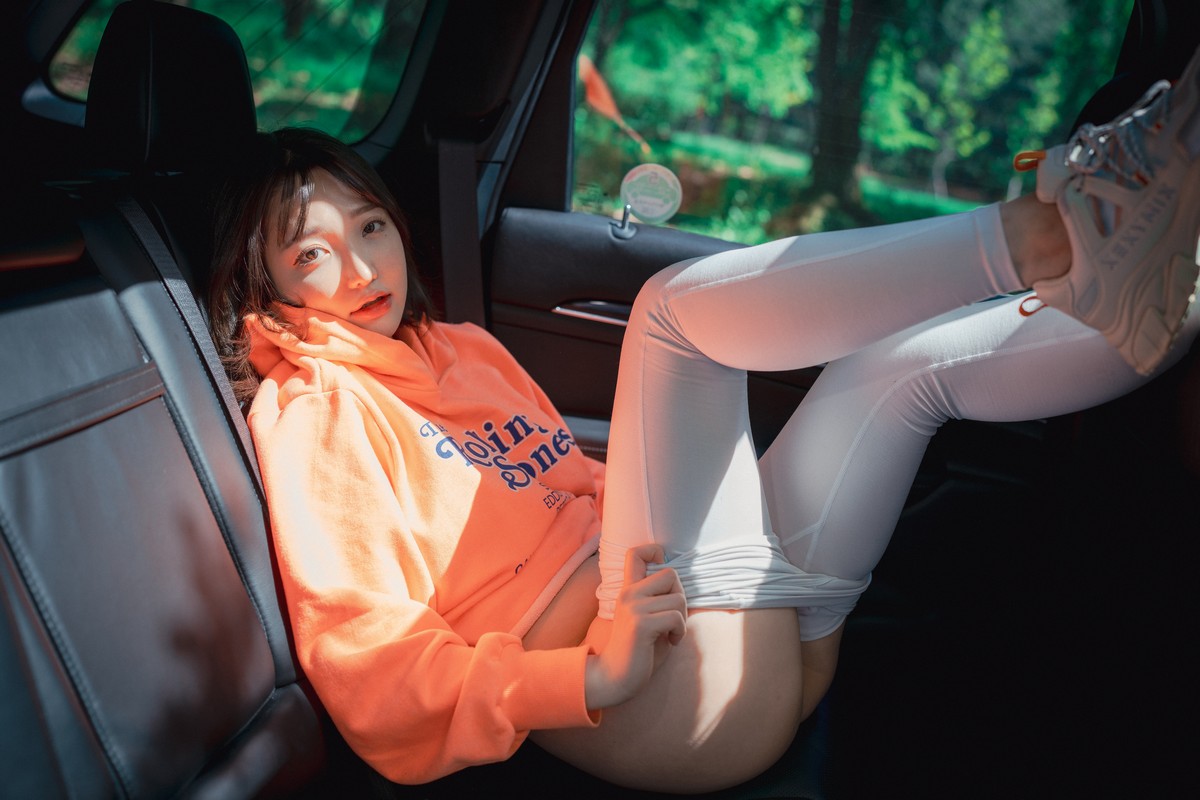 xgyw.top_[DJAWA]No.085_模特Yeeun_Naughty Trekking主题户外多套服饰半脱秀豪乳翘臀诱惑写真287P