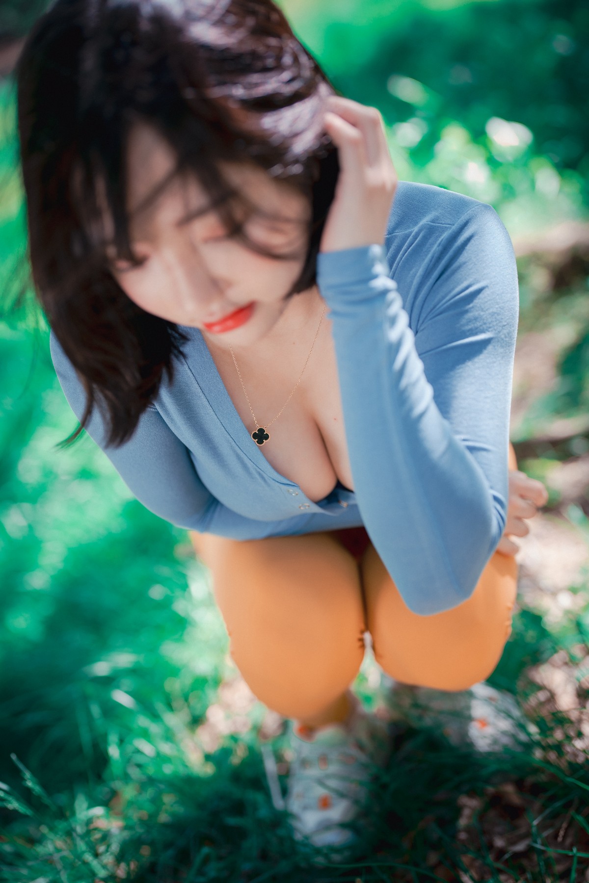 xgyw.top_[DJAWA]No.085_模特Yeeun_Naughty Trekking主题户外多套服饰半脱秀豪乳翘臀诱惑写真287P