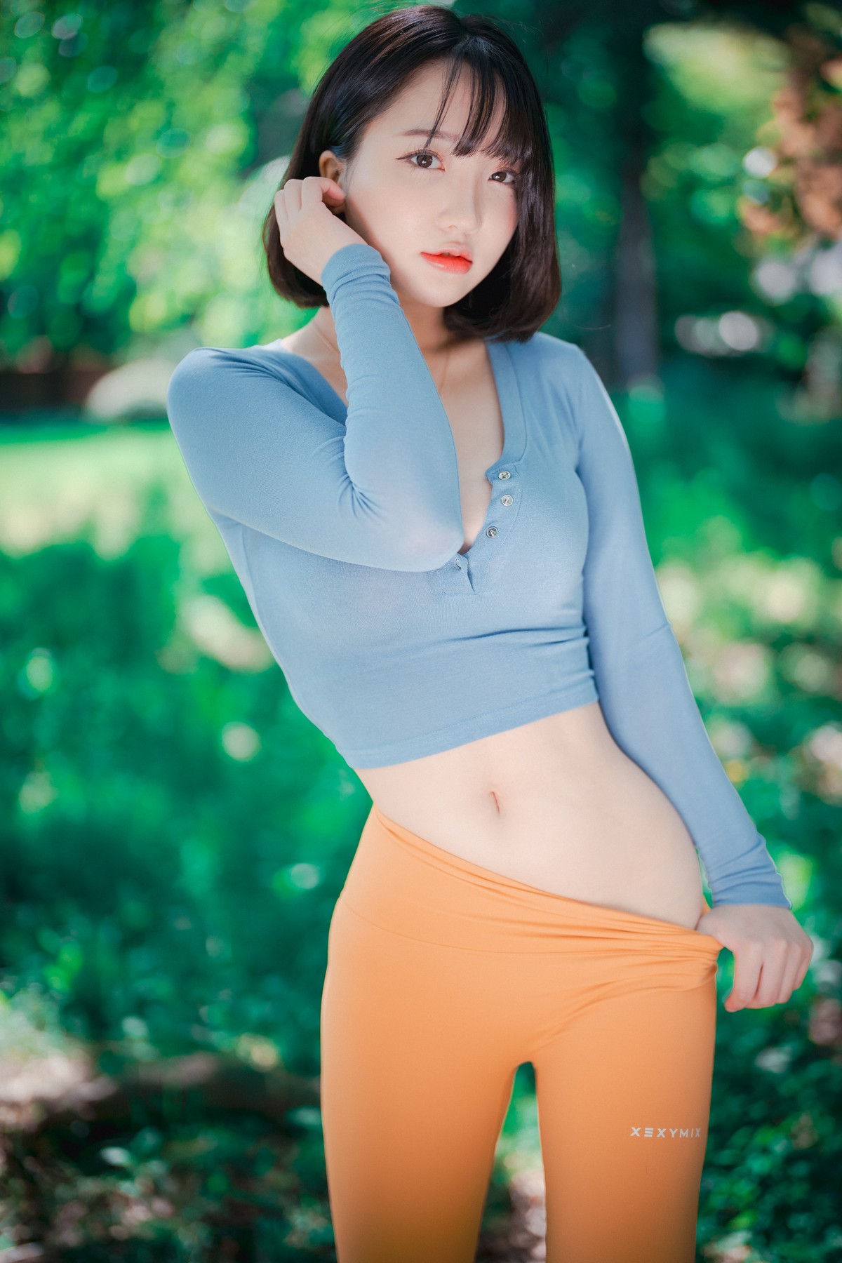 xgyw.top_[DJAWA]No.085_模特Yeeun_Naughty Trekking主题户外多套服饰半脱秀豪乳翘臀诱惑写真287P