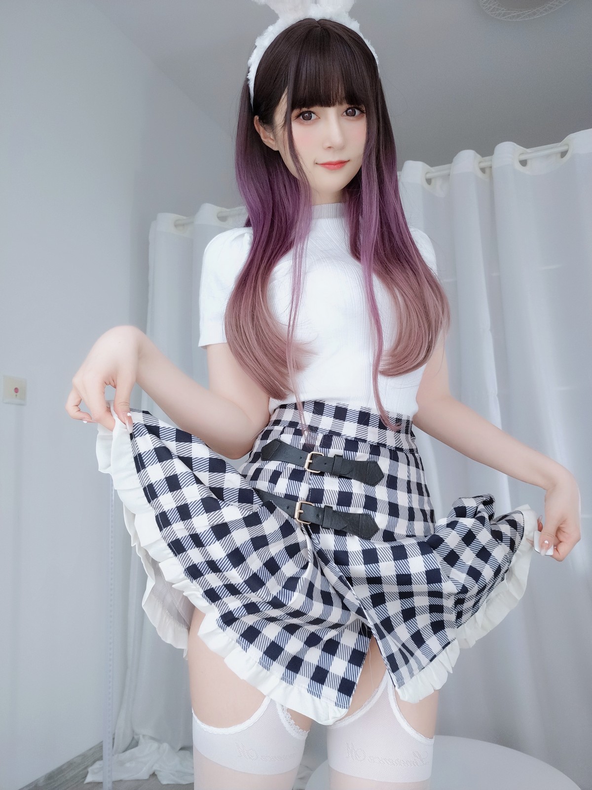 xgyw.top_Coser小姐姐白银81白丝兔女郎主题性感服饰配白丝吊袜半脱秀完美身材诱惑写真168P