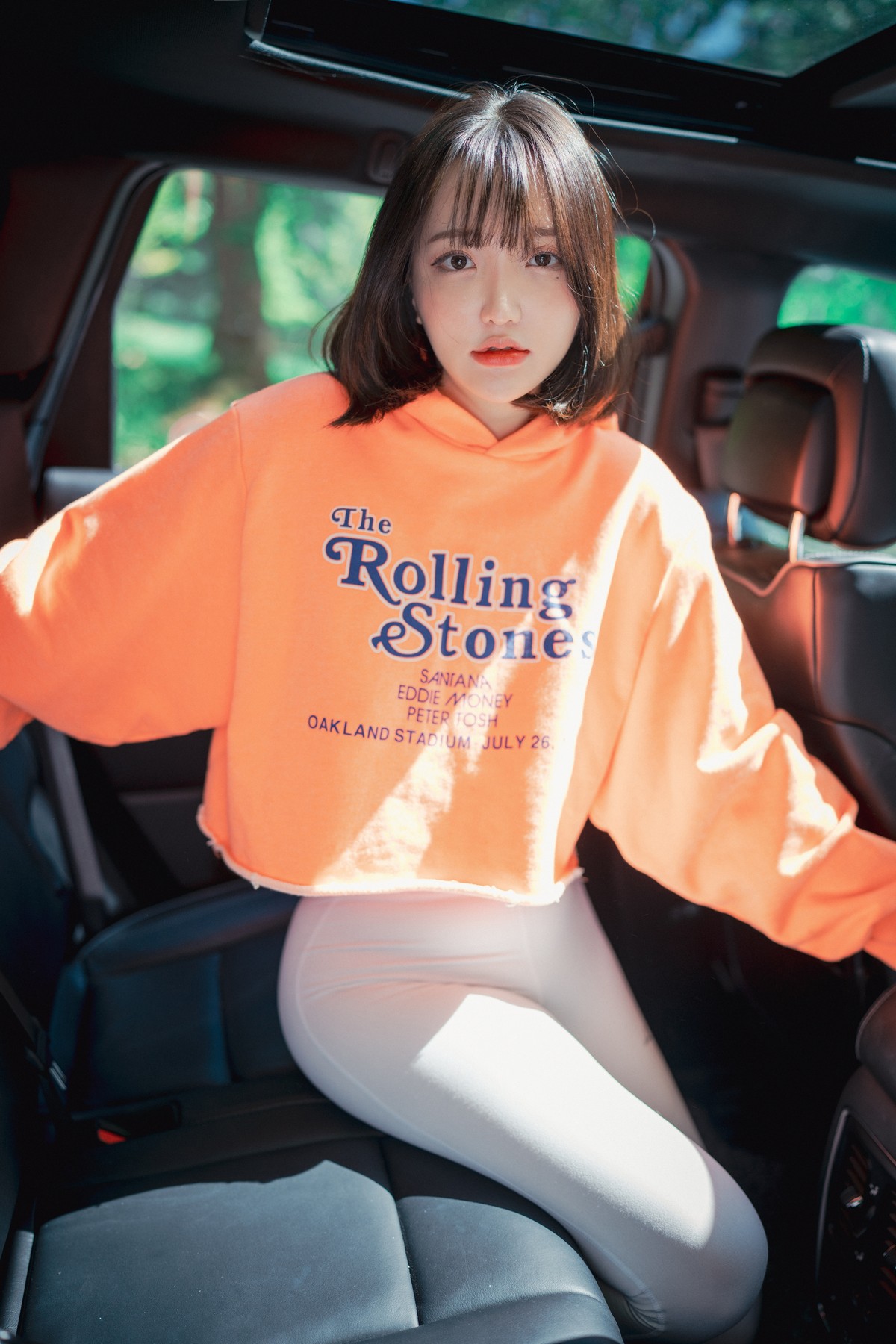 xgyw.top_[DJAWA]No.085_模特Yeeun_Naughty Trekking主题户外多套服饰半脱秀豪乳翘臀诱惑写真287P