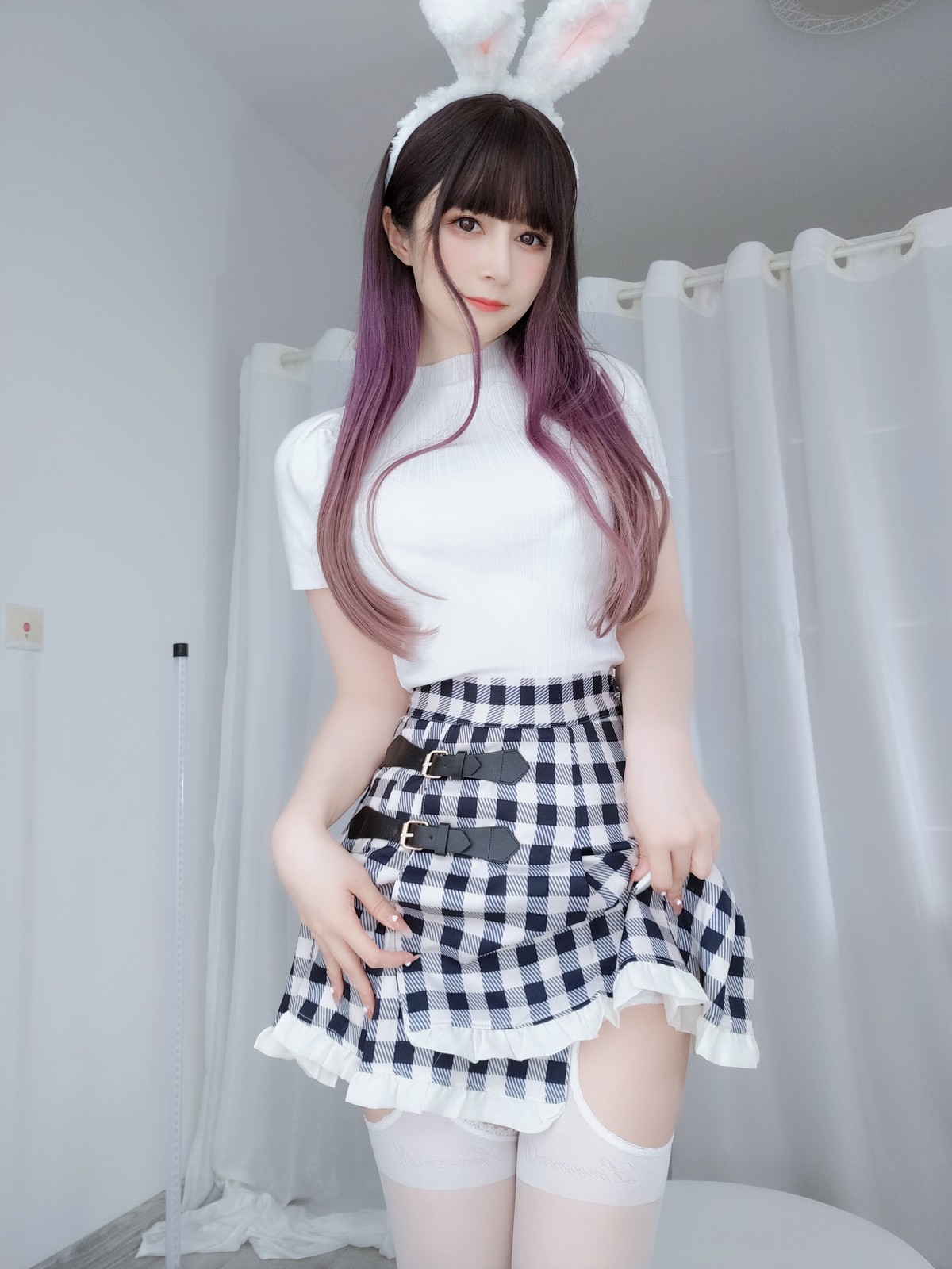 xgyw.top_Coser小姐姐白银81白丝兔女郎主题性感服饰配白丝吊袜半脱秀完美身材诱惑写真168P