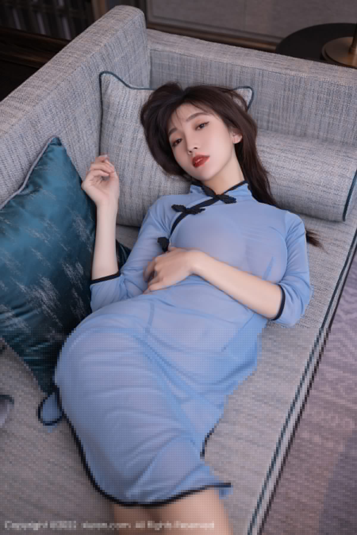xgyw.top_XiuRen第5126期_模特陆萱萱性感民国式蓝色轻透旗袍配原色丝袜撩人诱惑写真80P