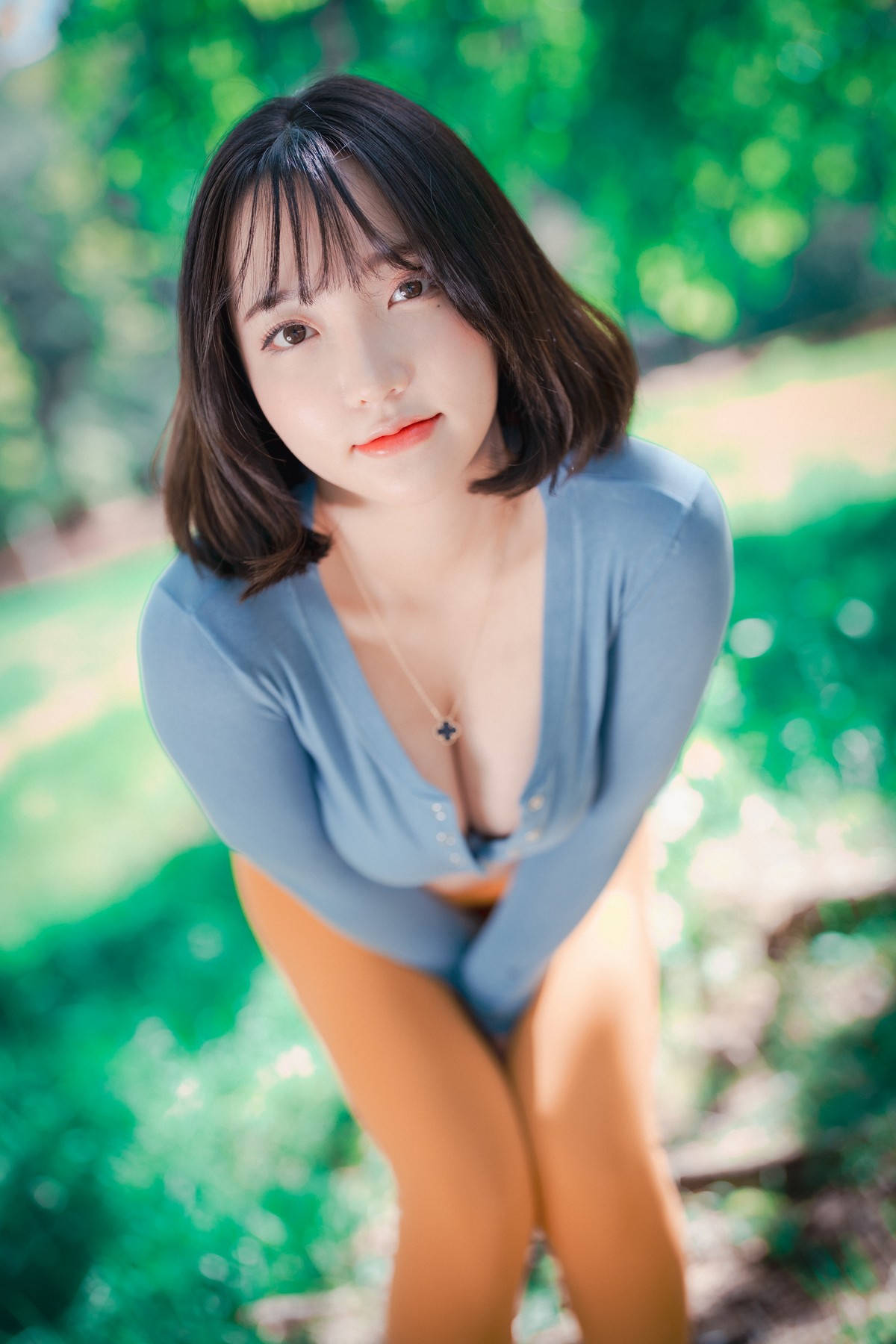 xgyw.top_[DJAWA]No.085_模特Yeeun_Naughty Trekking主题户外多套服饰半脱秀豪乳翘臀诱惑写真287P