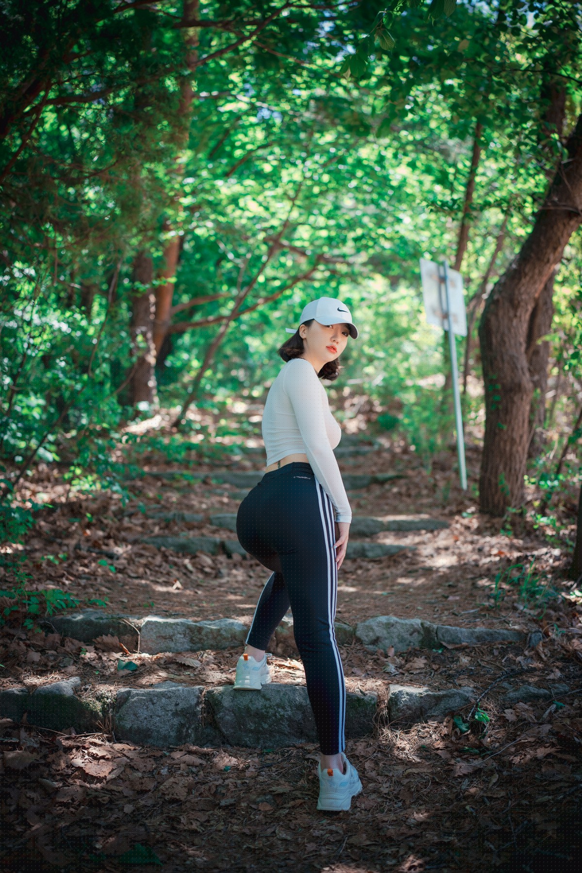 xgyw.top_[DJAWA]No.085_模特Yeeun_Naughty Trekking主题户外多套服饰半脱秀豪乳翘臀诱惑写真287P