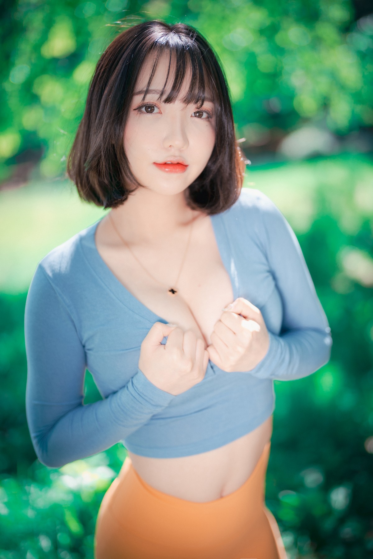 xgyw.top_[DJAWA]No.085_模特Yeeun_Naughty Trekking主题户外多套服饰半脱秀豪乳翘臀诱惑写真287P