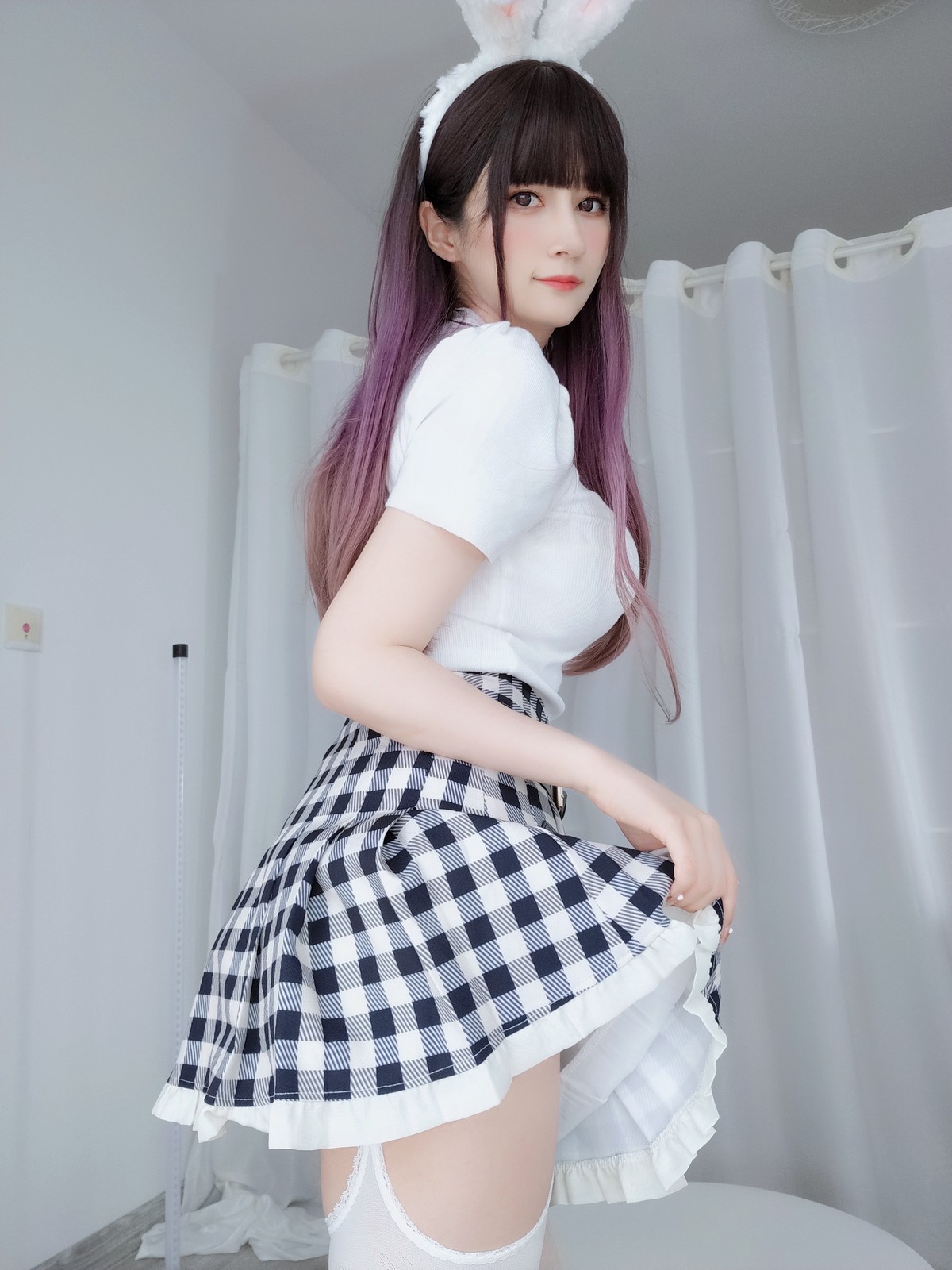 xgyw.top_Coser小姐姐白银81白丝兔女郎主题性感服饰配白丝吊袜半脱秀完美身材诱惑写真168P