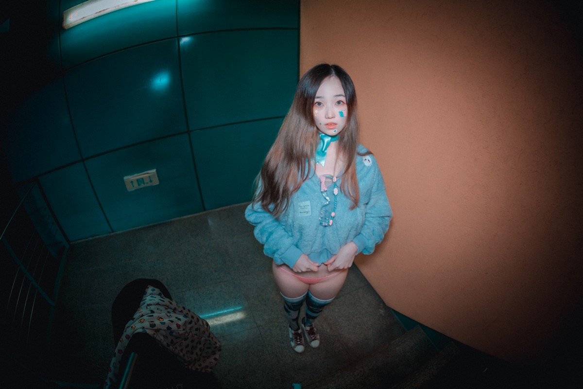 xgyw.top_[DJAWA]No.086_模特BamBi_Nightcrawler主题户外性感服饰配红色内裤撩人诱惑写真101P