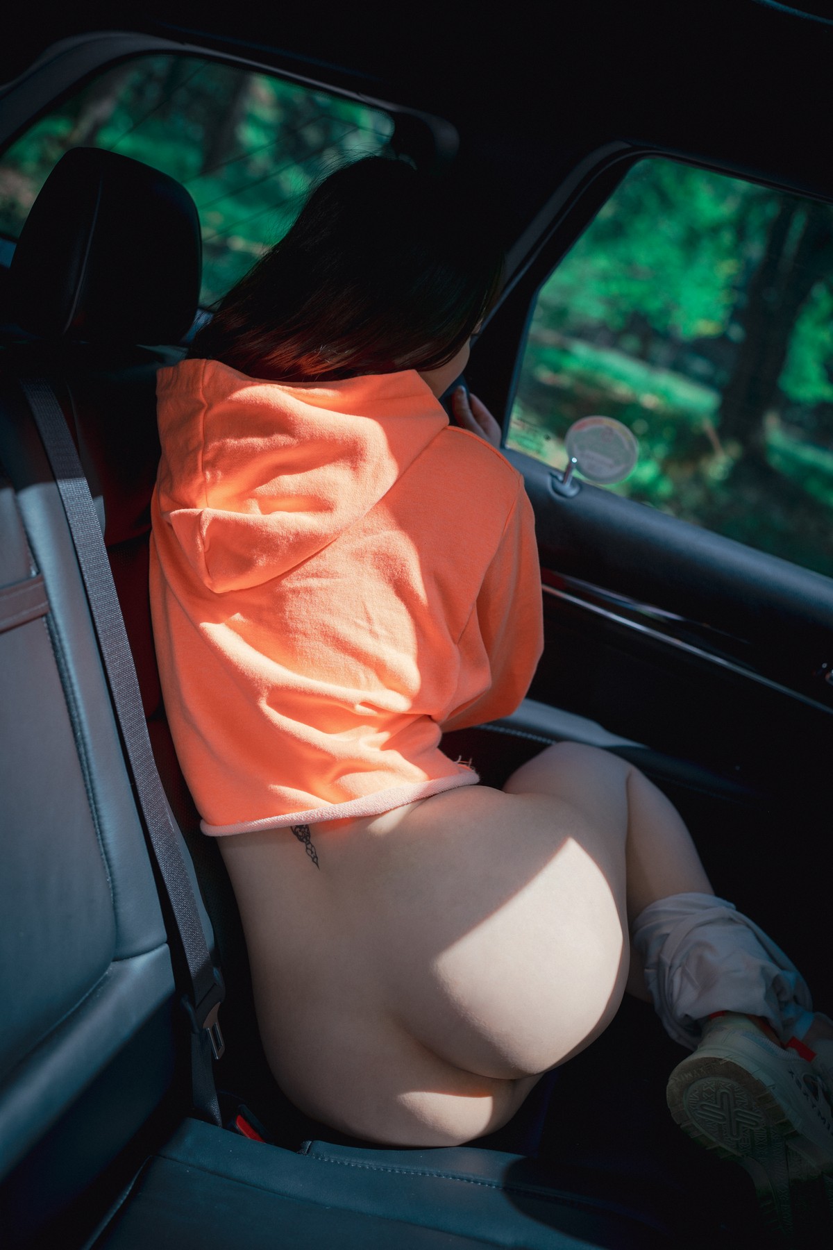 xgyw.top_[DJAWA]No.085_模特Yeeun_Naughty Trekking主题户外多套服饰半脱秀豪乳翘臀诱惑写真287P