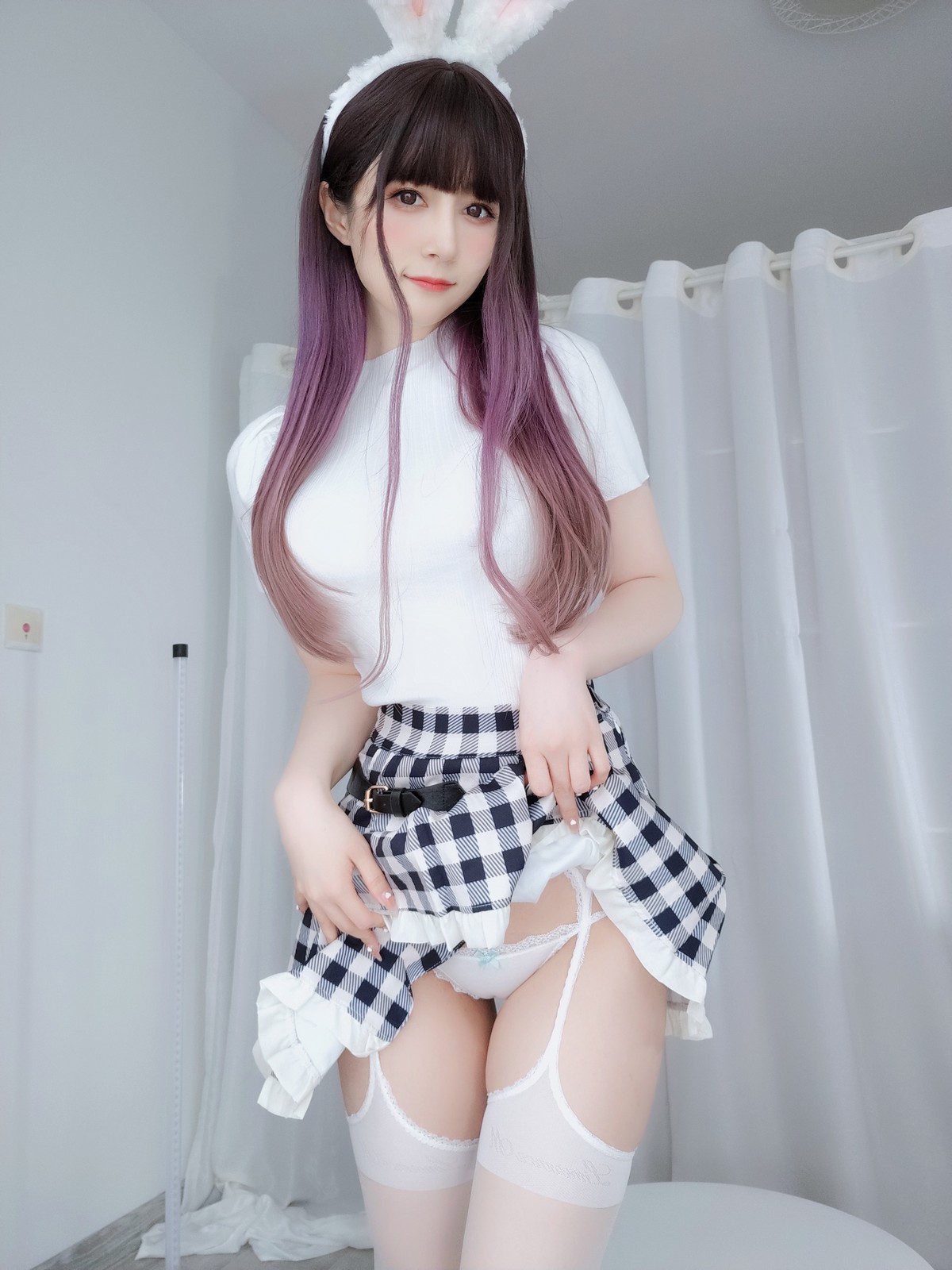 xgyw.top_Coser小姐姐白银81白丝兔女郎主题性感服饰配白丝吊袜半脱秀完美身材诱惑写真168P