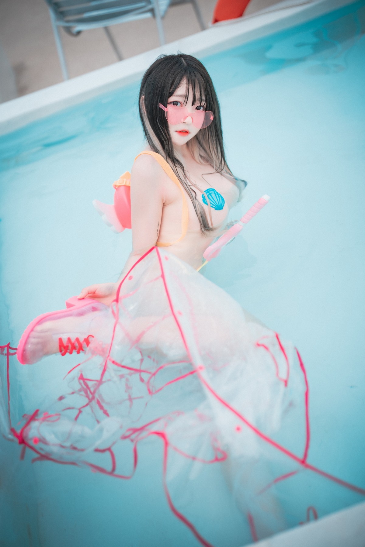 xgyw.top_[DJAWA]No.088_模特Aram_Poolside_Summer主题泳池边性感薄透服饰惹火诱惑写真76P