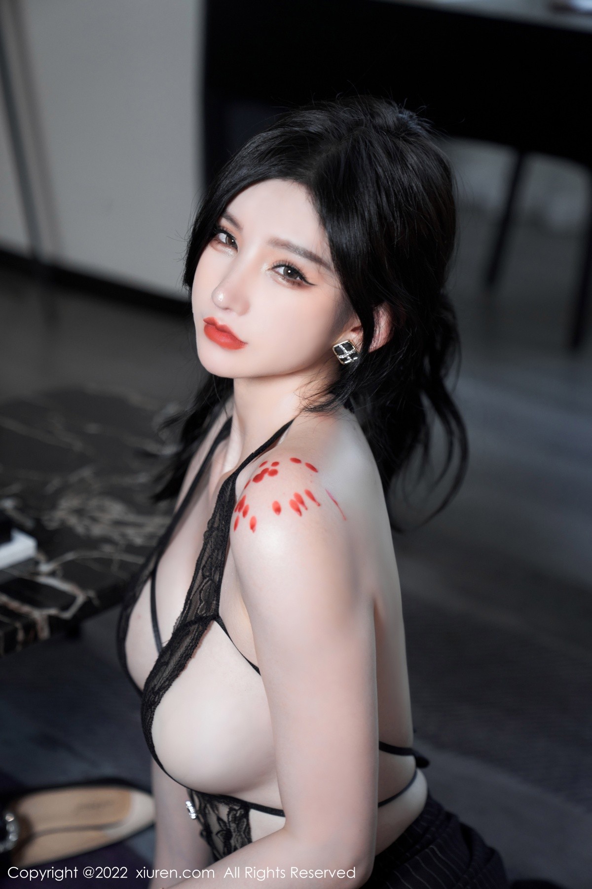 xgyw.top_XiuRen第5133期_女神周于希Sally心愿旅拍私房黑色情趣薄纱秀豪乳撩人诱惑写真83P