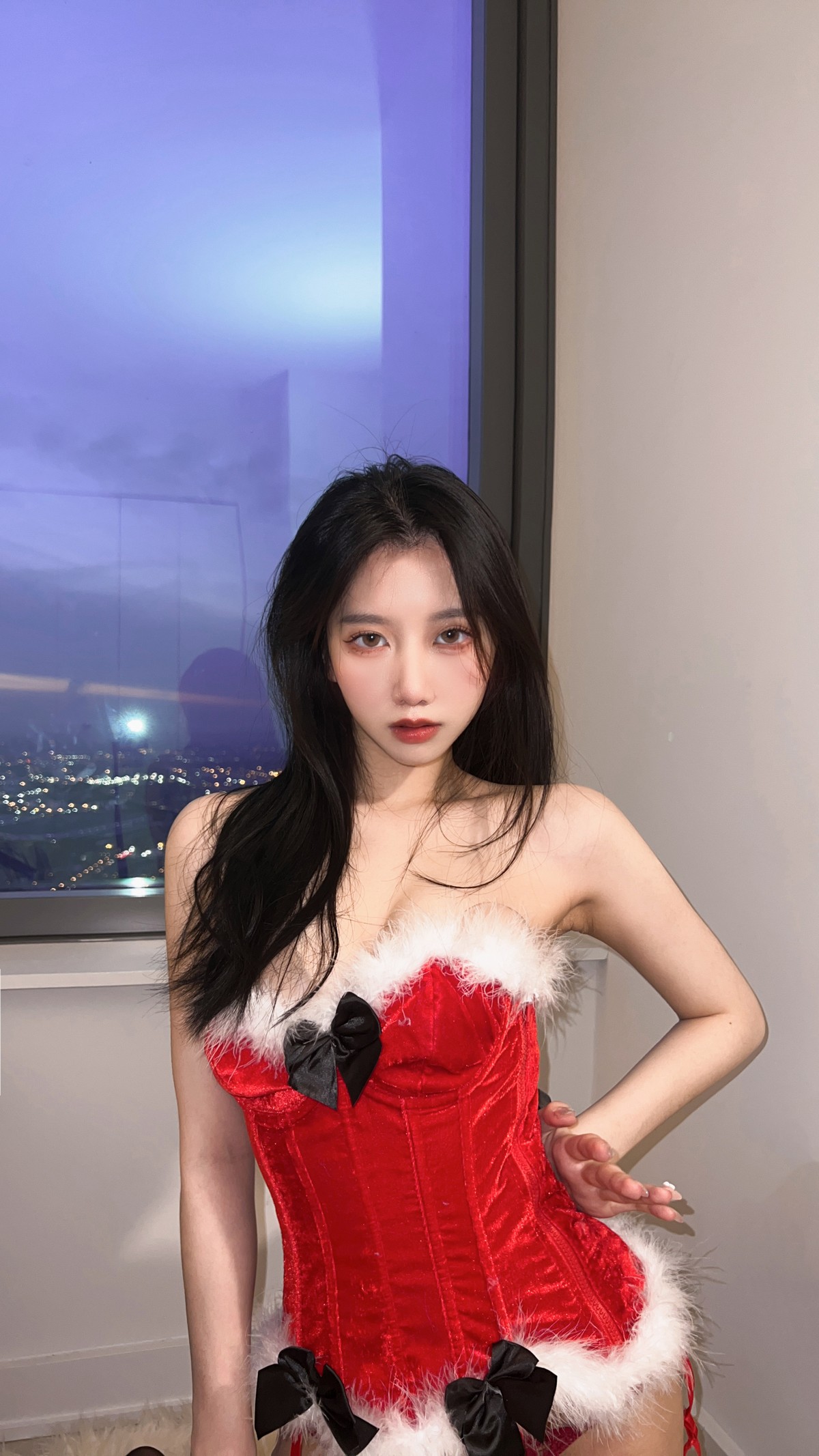 xgyw.top_动漫博主果咩酱2021圣诞主题私房半脱红色圣诞装露红色蕾丝内衣完美诱惑写真52P