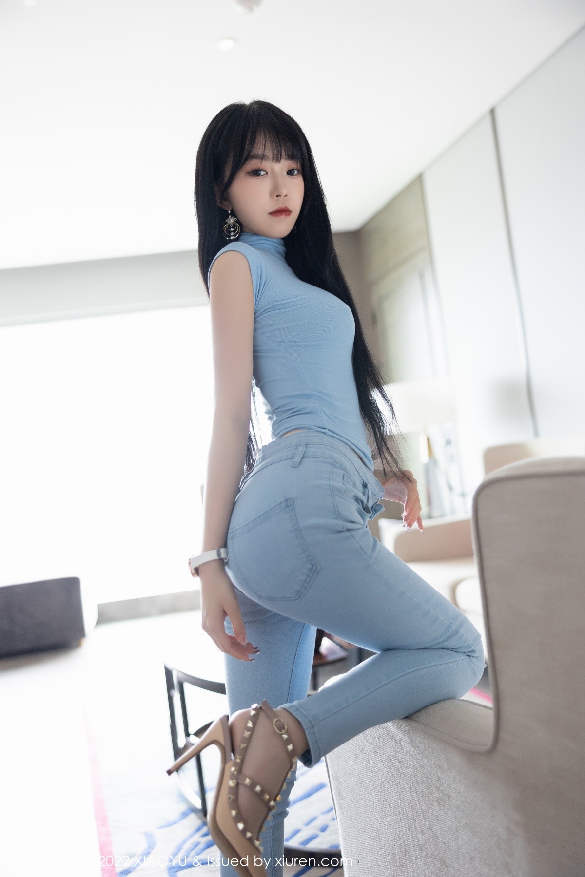 xgyw.top_[XiaoYu画语界]Vol.797_模特奶瓶性感蓝色收身衣配蓝色牛仔裤半脱露无内肉丝诱惑写真83P