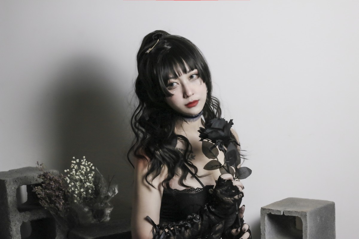 xgyw.top_网络美女柬丧線狗兒黑白无相主题私房黑色缕空蕾丝内衣配黑丝吊袜诱惑写真36P