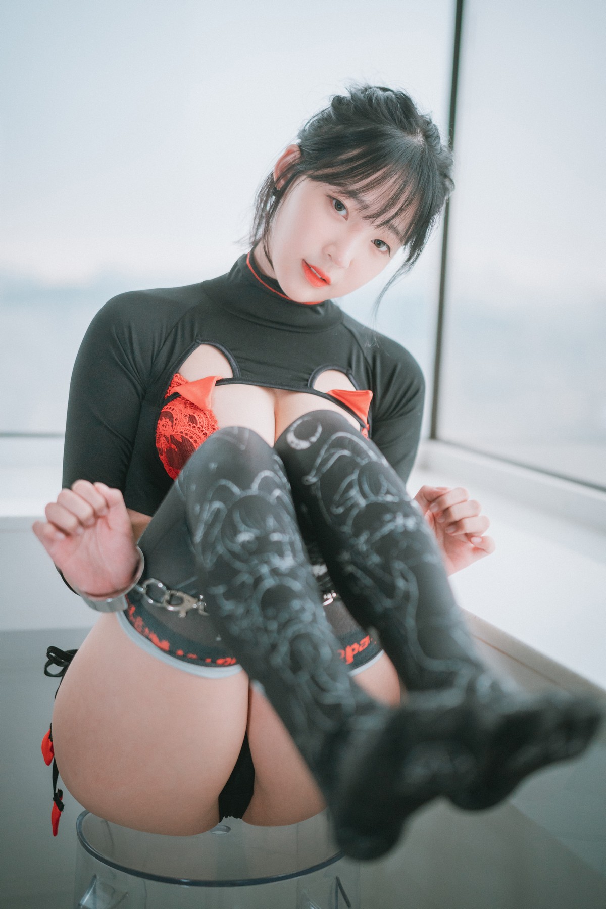 xgyw.top_[DJAWA]No.092_模特Kang Inkyung_Rescue Me主题私房黑色露胸服饰秀豪乳诱惑写真32P