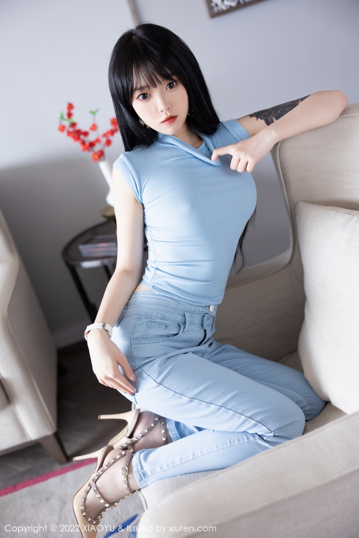 xgyw.top_[XiaoYu画语界]Vol.797_模特奶瓶性感蓝色收身衣配蓝色牛仔裤半脱露无内肉丝诱惑写真83P