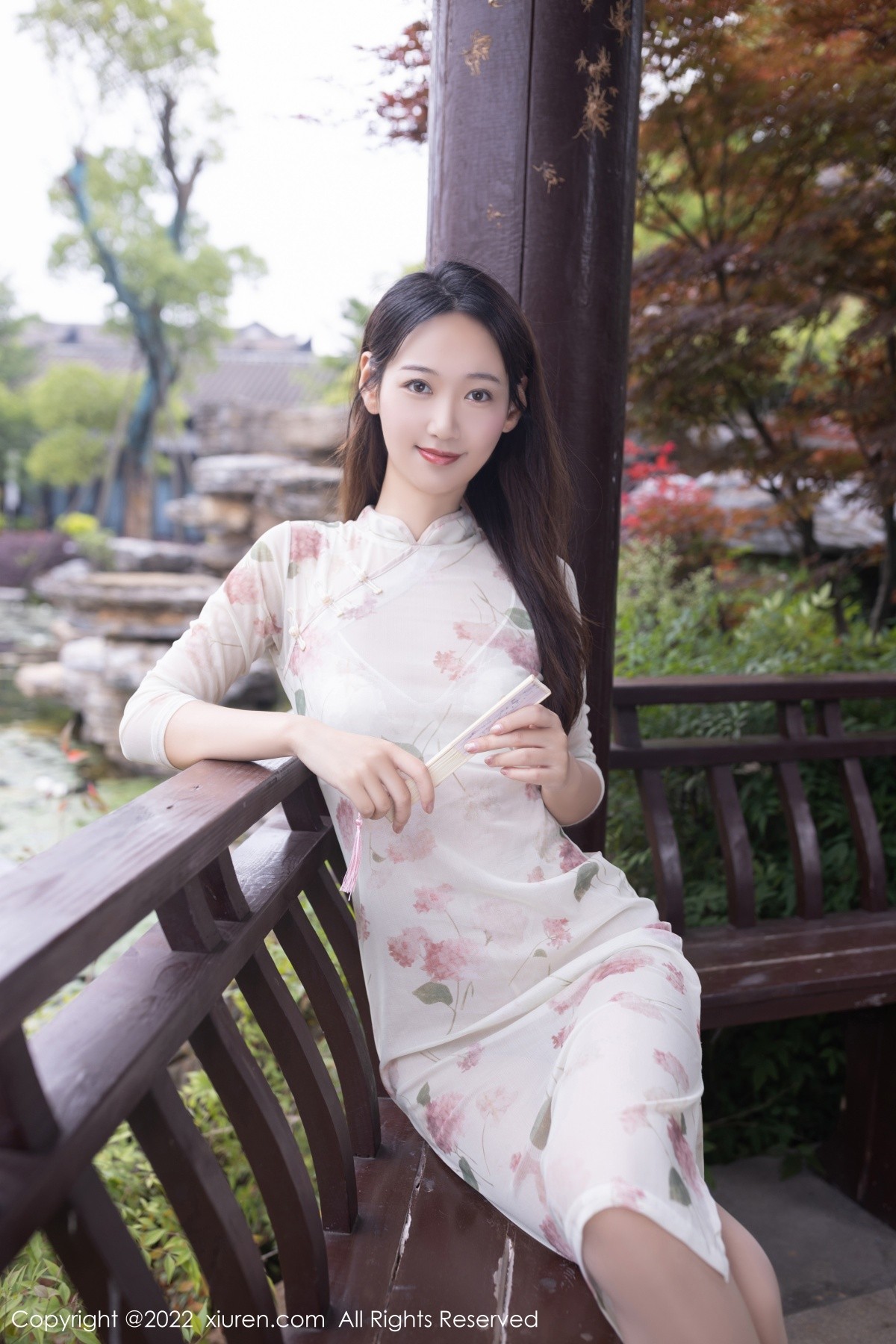 xgyw.top_XiuRen第5139期_模特唐安琪广州-云南旅拍半脱白色轻透旗袍露性感内衣诱惑写真82P