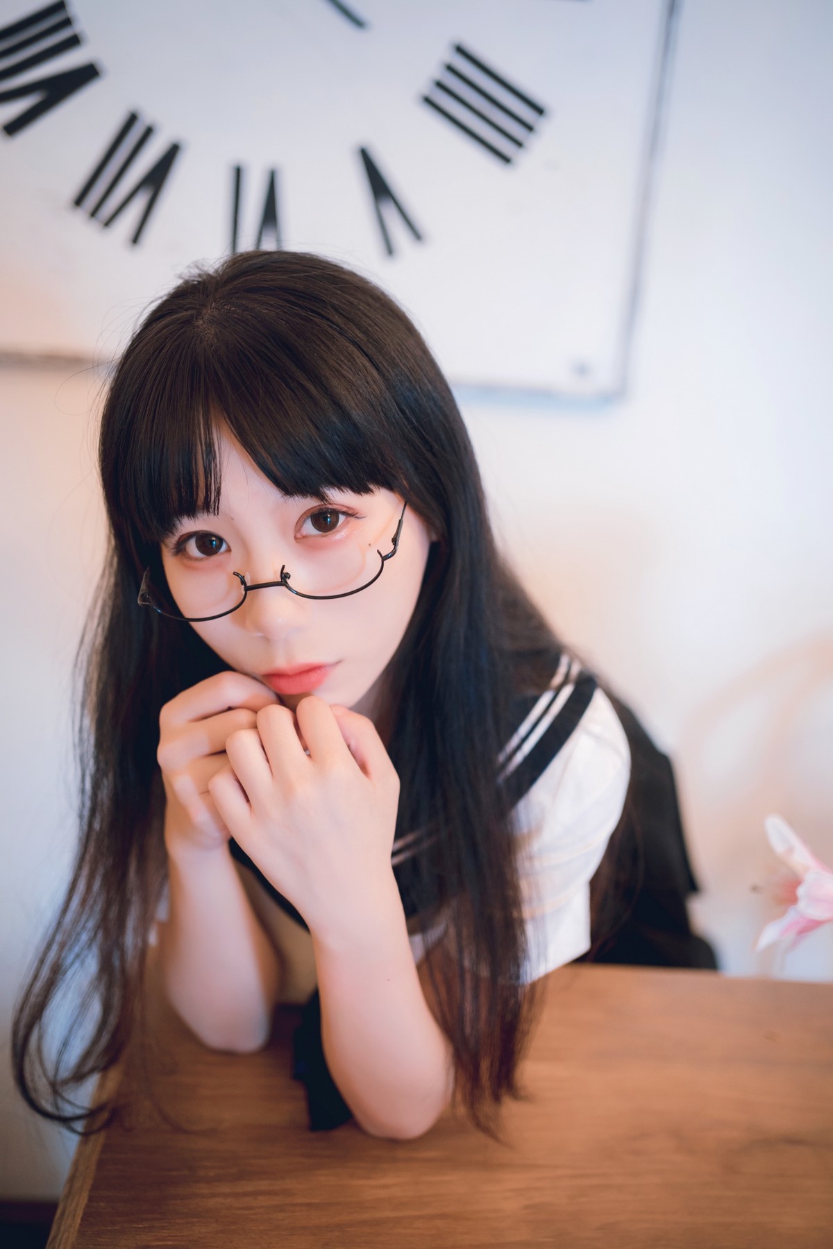 xgyw.top_网络美女Usejan私语主题私房脱学生制服露性感蕾丝内衣配超薄黑丝诱惑写真50P