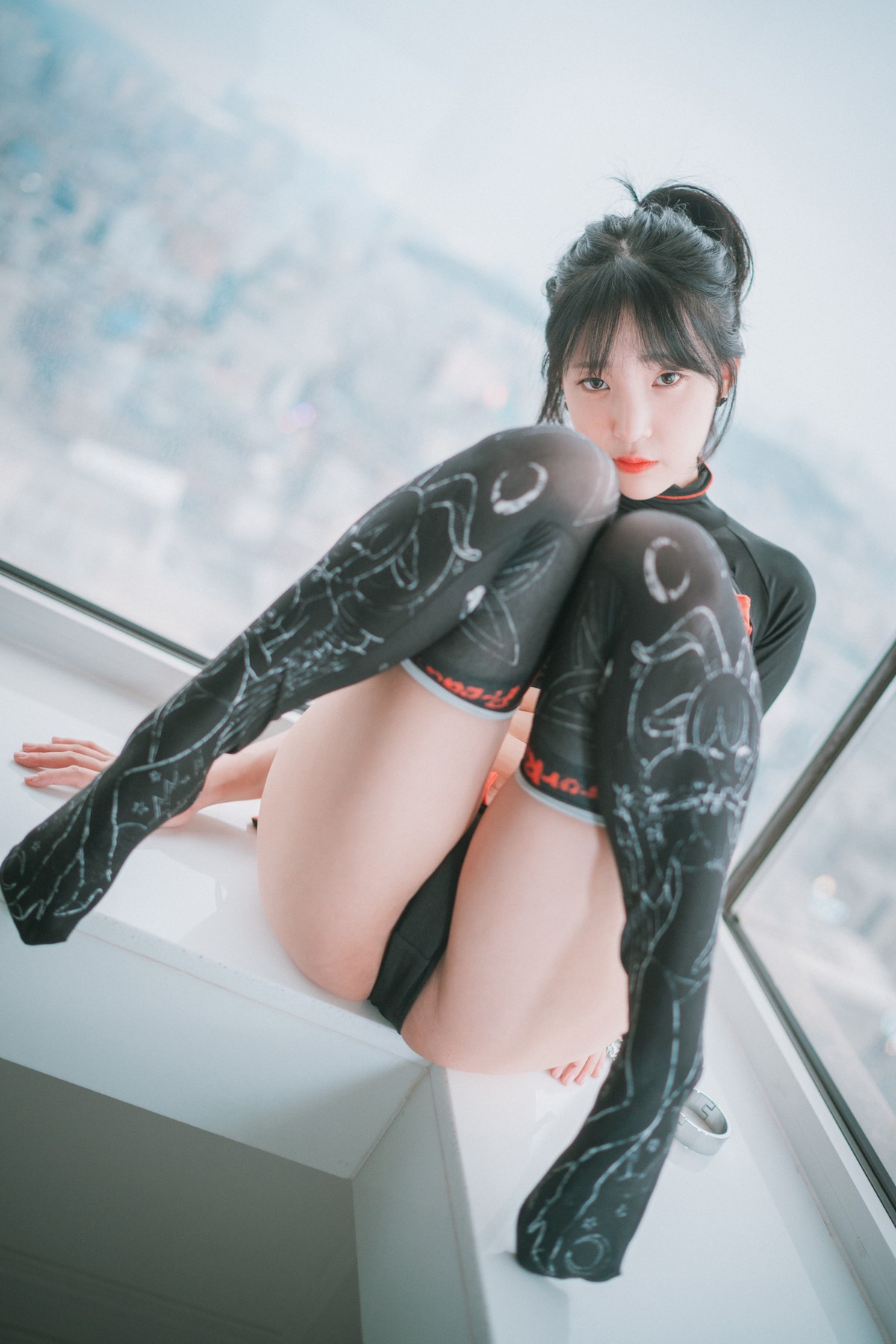 xgyw.top_[DJAWA]No.092_模特Kang Inkyung_Rescue Me主题私房黑色露胸服饰秀豪乳诱惑写真32P