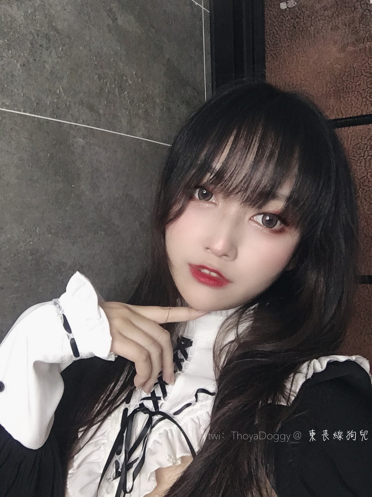 xgyw.top_网络美女柬丧線狗兒黑白无相主题私房黑色缕空蕾丝内衣配黑丝吊袜诱惑写真36P