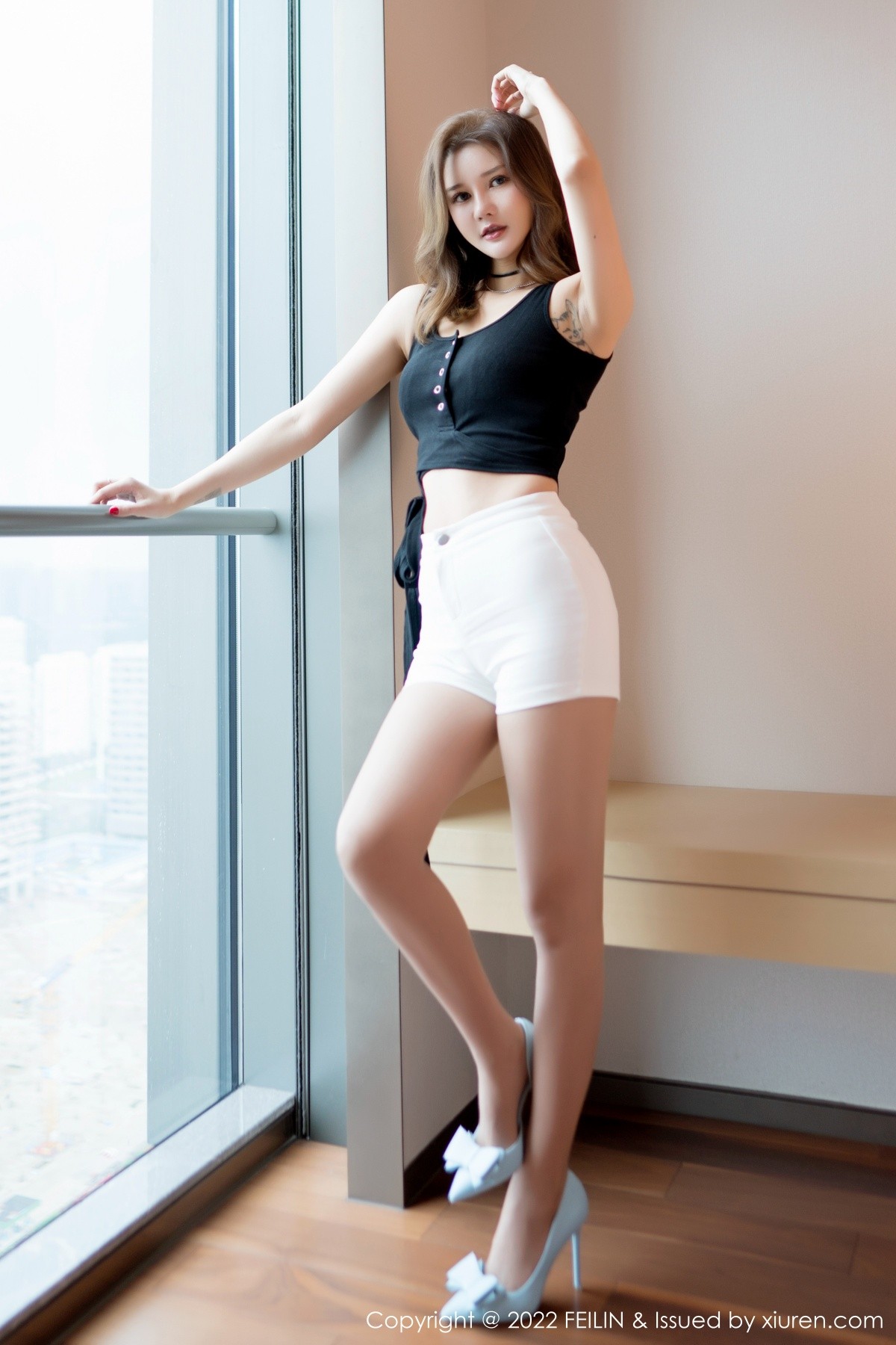 xgyw.top_[FeiLin嗲囡囡]VOL.352_模特文芮jeninfer黑色收身衣配开档黑丝半脱露蕾丝内衣诱惑写真101P