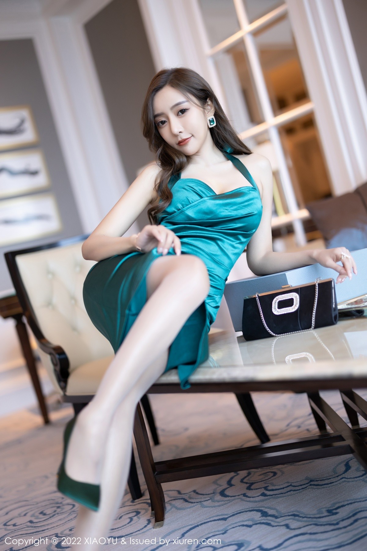 xgyw.top_[XiaoYu画语界]Vol.798_女神王馨瑶yanni私房脱暗绿色吊带长裙露开档肉丝撩人诱惑写真101P