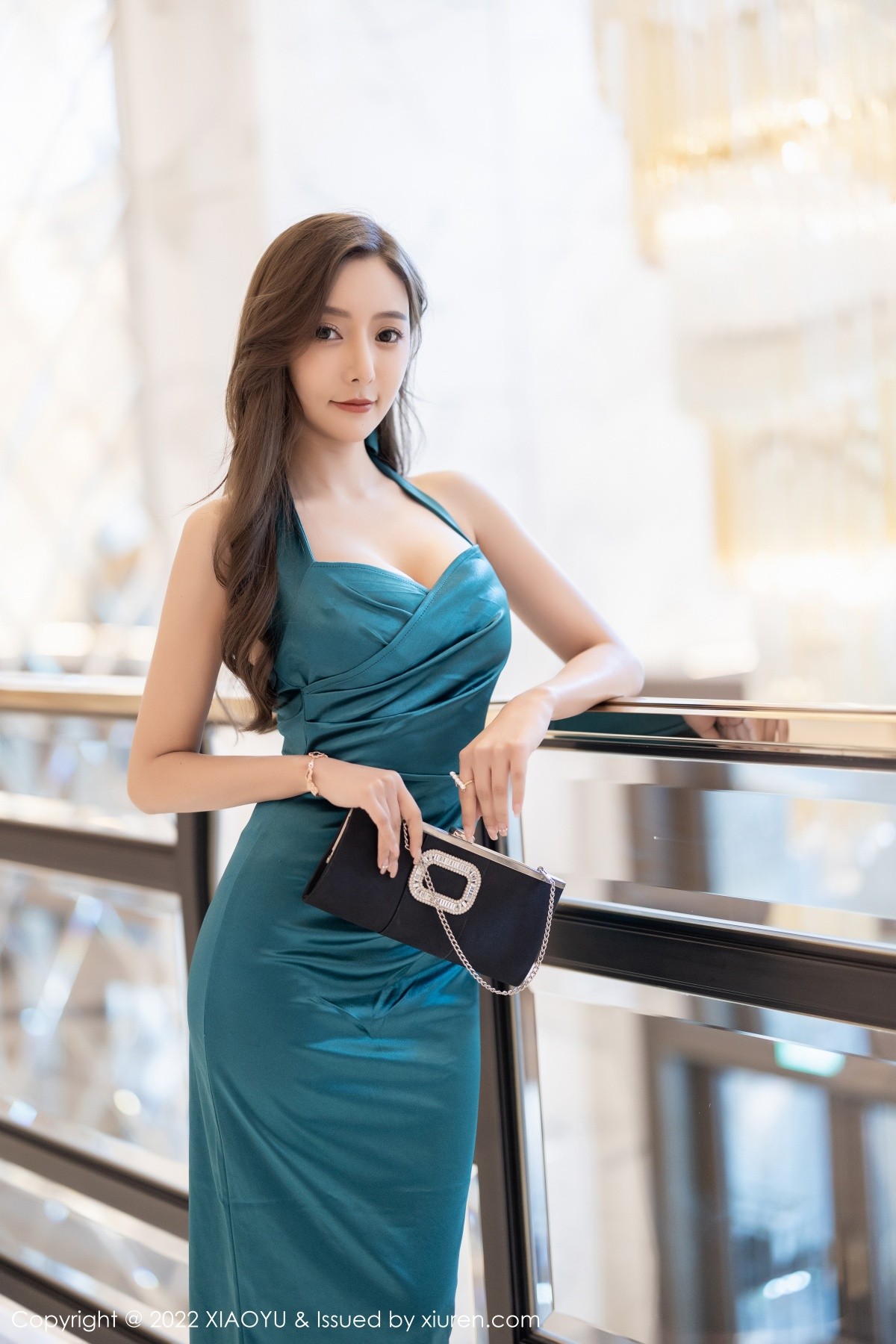 xgyw.top_[XiaoYu画语界]Vol.798_女神王馨瑶yanni私房脱暗绿色吊带长裙露开档肉丝撩人诱惑写真101P
