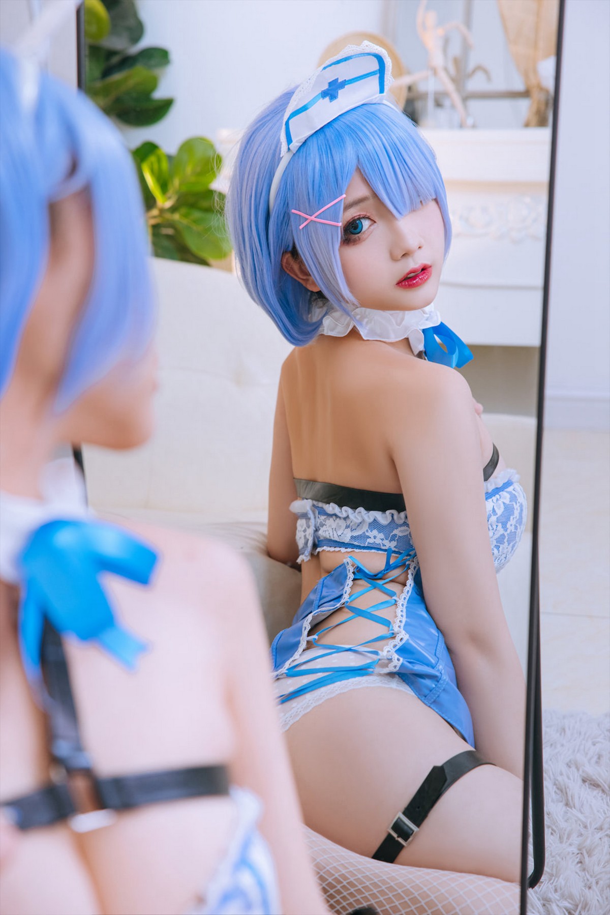 xgyw.top_Cosplay美女日奈娇蕾姆蓝色护士主题私房性感护士装秀豪乳翘臀撩人诱惑写真88P