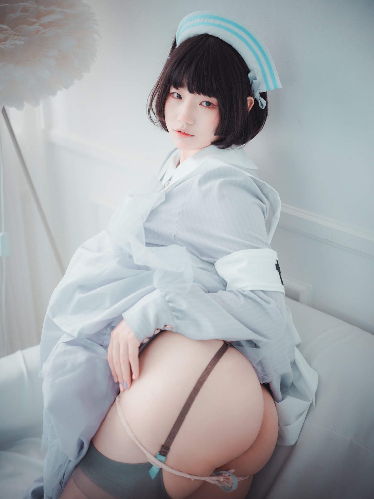 xgyw.top_[DJAWA]No.095_模特Mimmi_St. Esther主题私房短裙下性感灰丝吊袜秀翘臀诱惑写真136P