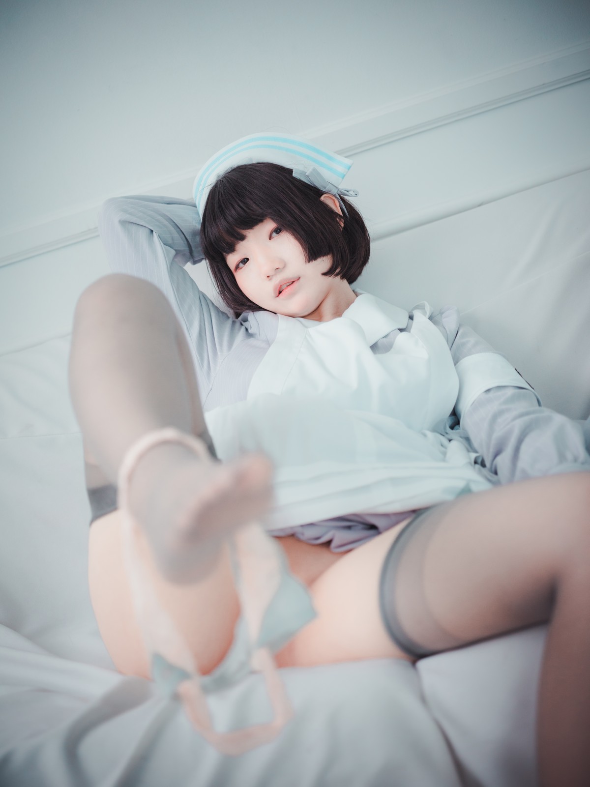 xgyw.top_[DJAWA]No.095_模特Mimmi_St. Esther主题私房短裙下性感灰丝吊袜秀翘臀诱惑写真136P