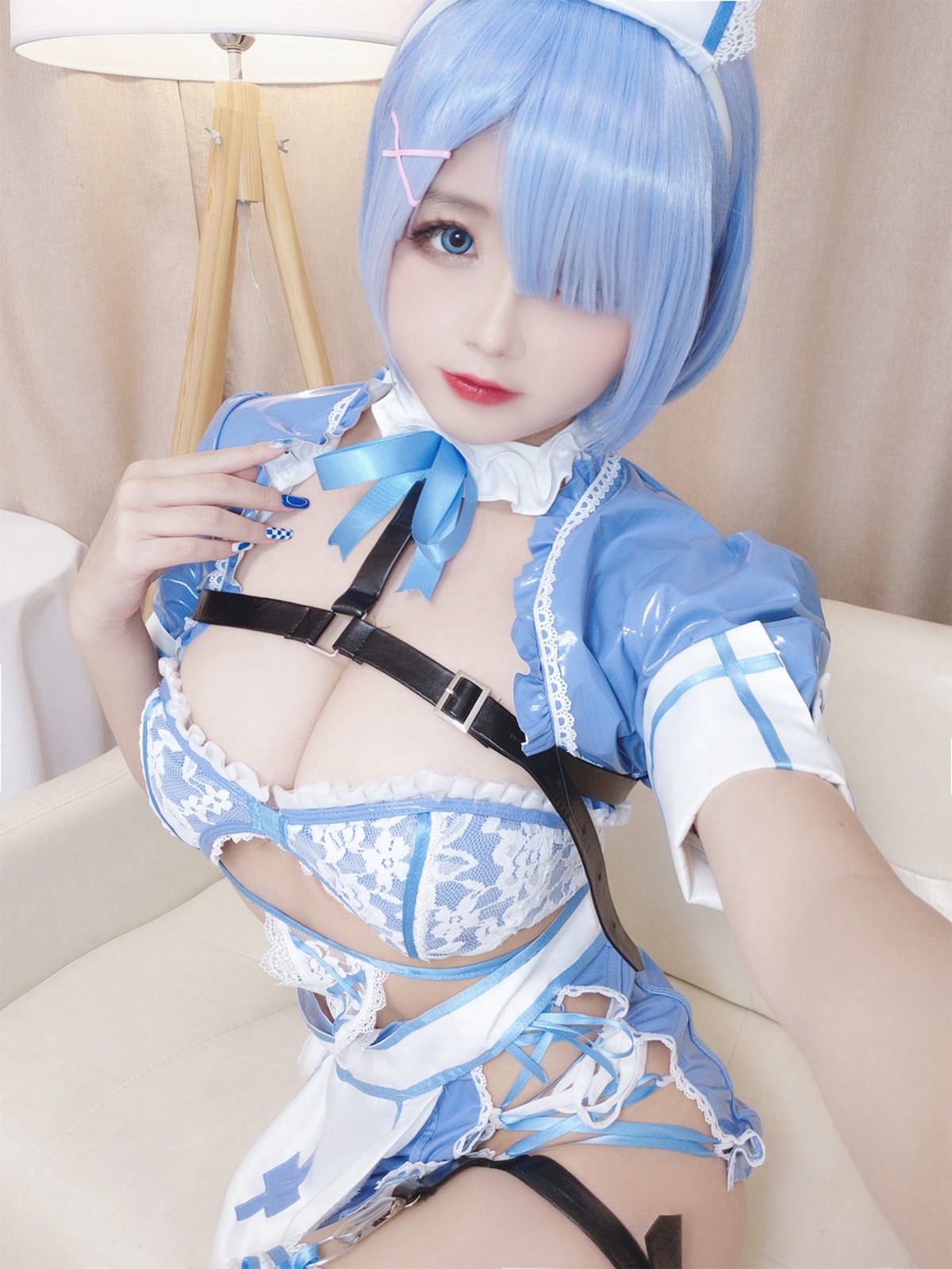 xgyw.top_Cosplay美女日奈娇蕾姆蓝色护士主题私房性感护士装秀豪乳翘臀撩人诱惑写真88P