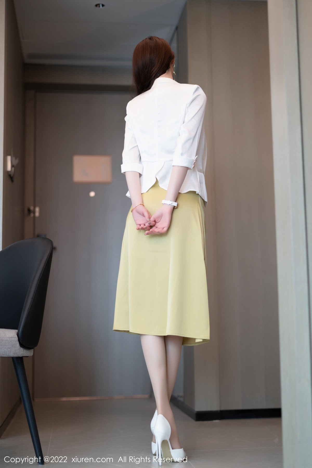 xgyw.top_XiuRen第5147期_模特梦心玥佛山心愿旅拍脱吊带裙露黄色内衣超薄肉丝诱惑写真82P