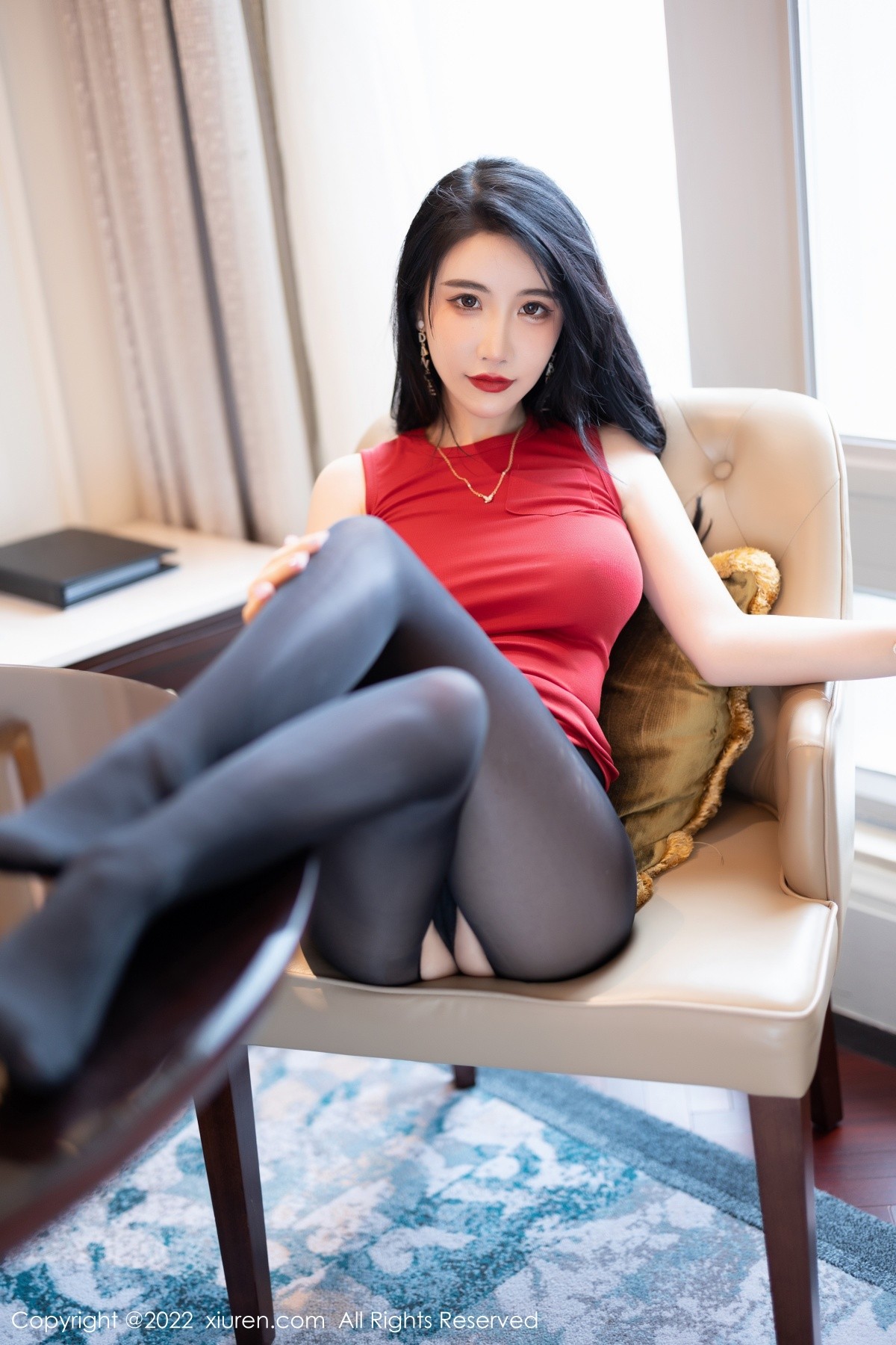 xgyw.top_XiuRen第5151期_女神Cherry绯月樱厦门旅拍红色收身衣配开档黑丝撩人诱惑写真86P
