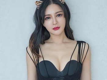 [Ugirls爱极品]No.2348_车模于暖暖私人性感黑色薄透吊裙配吊带网袜极致魅惑写真35P