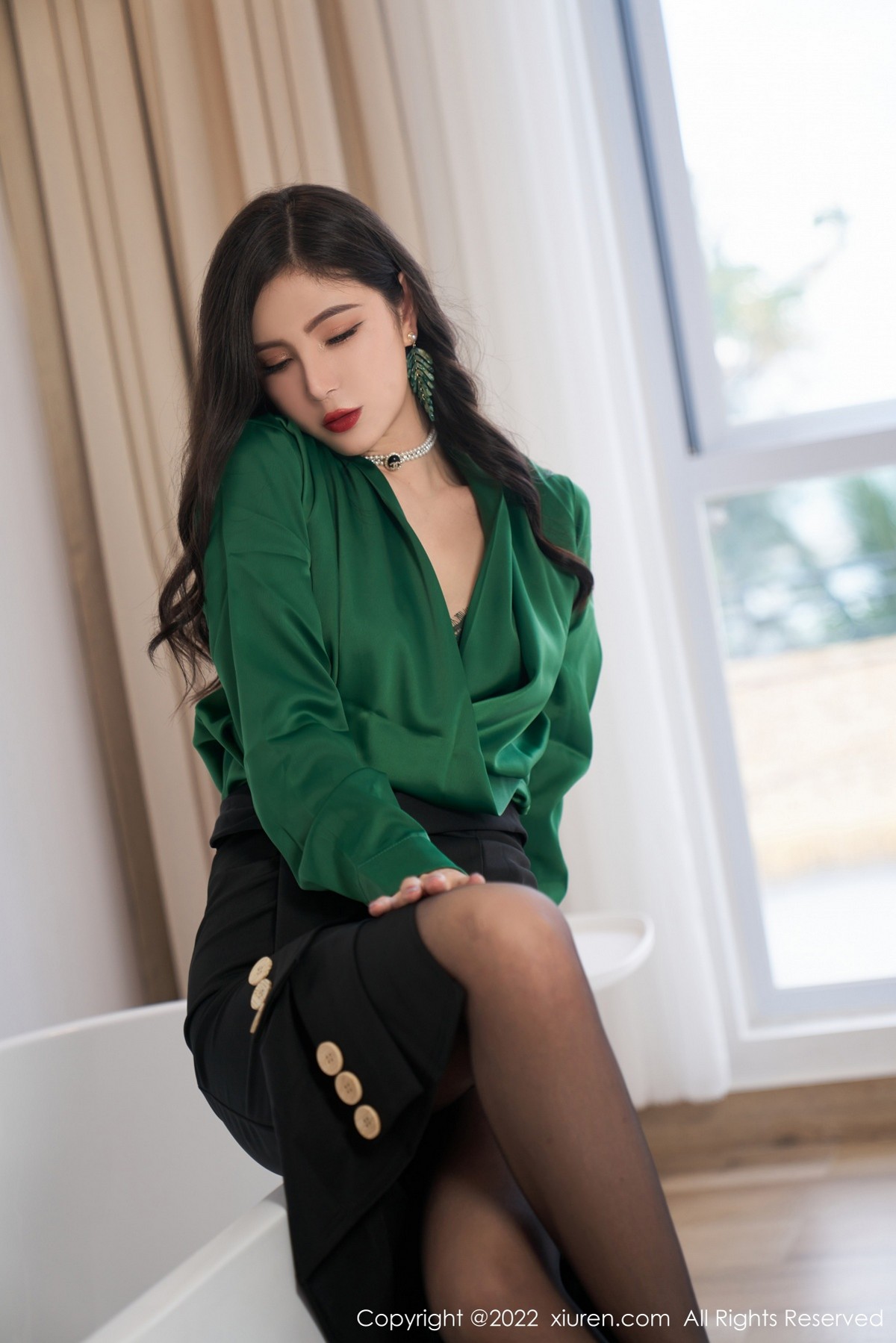 xgyw.top_XiuRen第5153期_模特小蛮妖Yummy私房半脱露绿色蕾丝内衣配黑色蕾丝袜诱惑写真65P